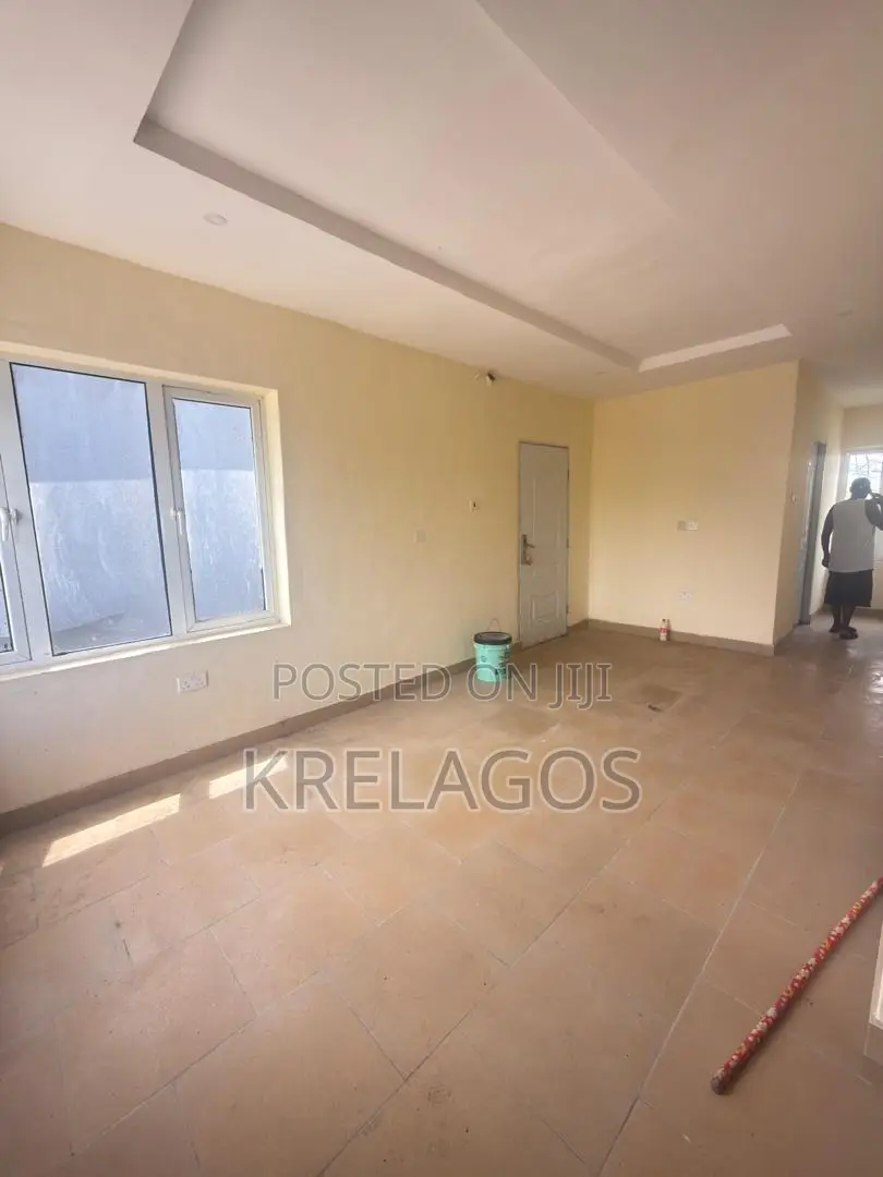 1bdrm Duplex in Chevron for sale