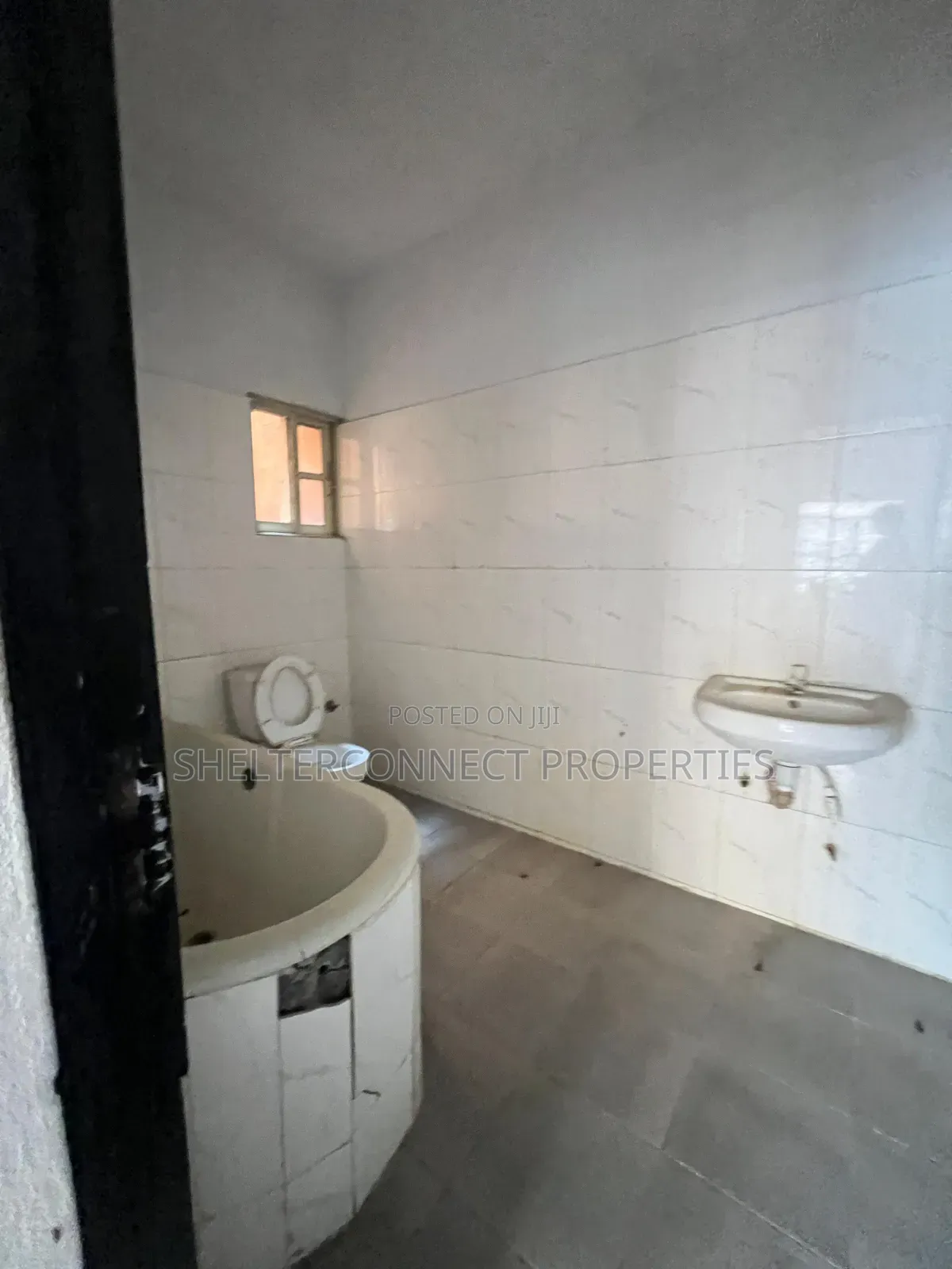3bdrm Maisonette in Ado / Ajah for rent