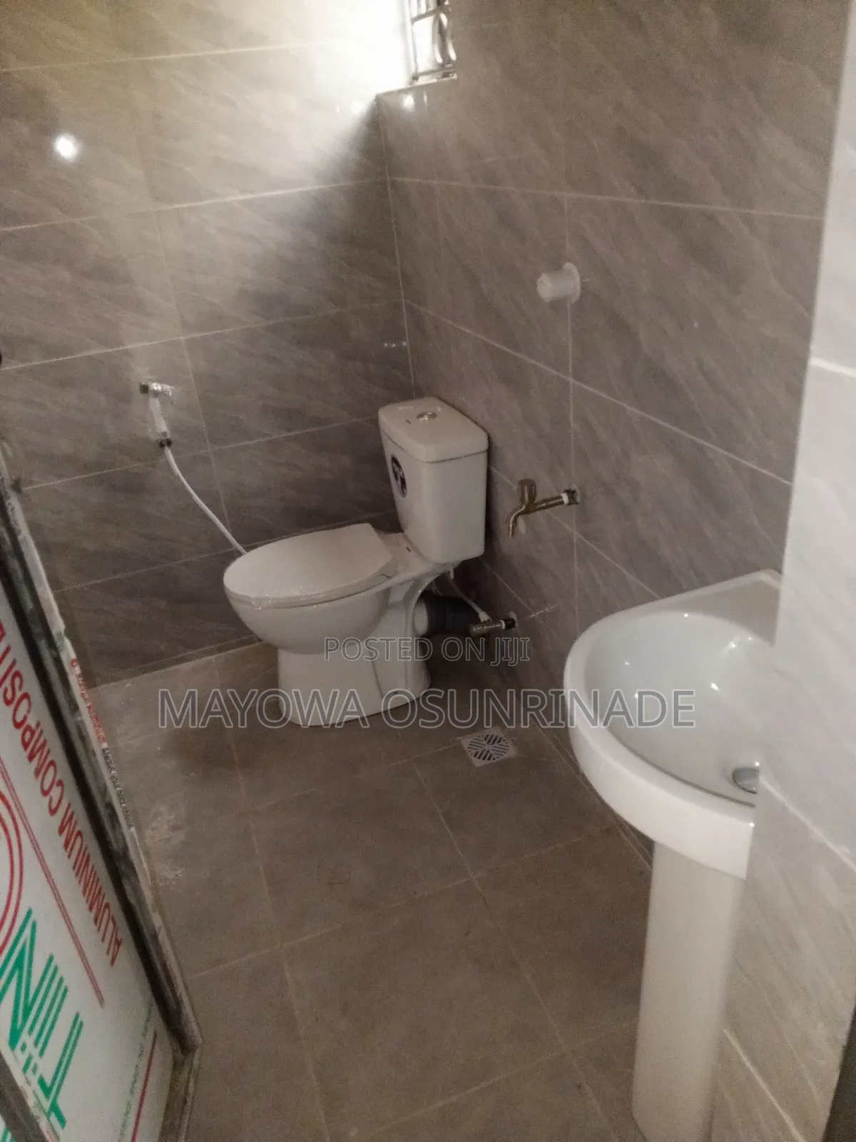 2bdrm Apartment in Ile Tuntun, Ologuneru for rent