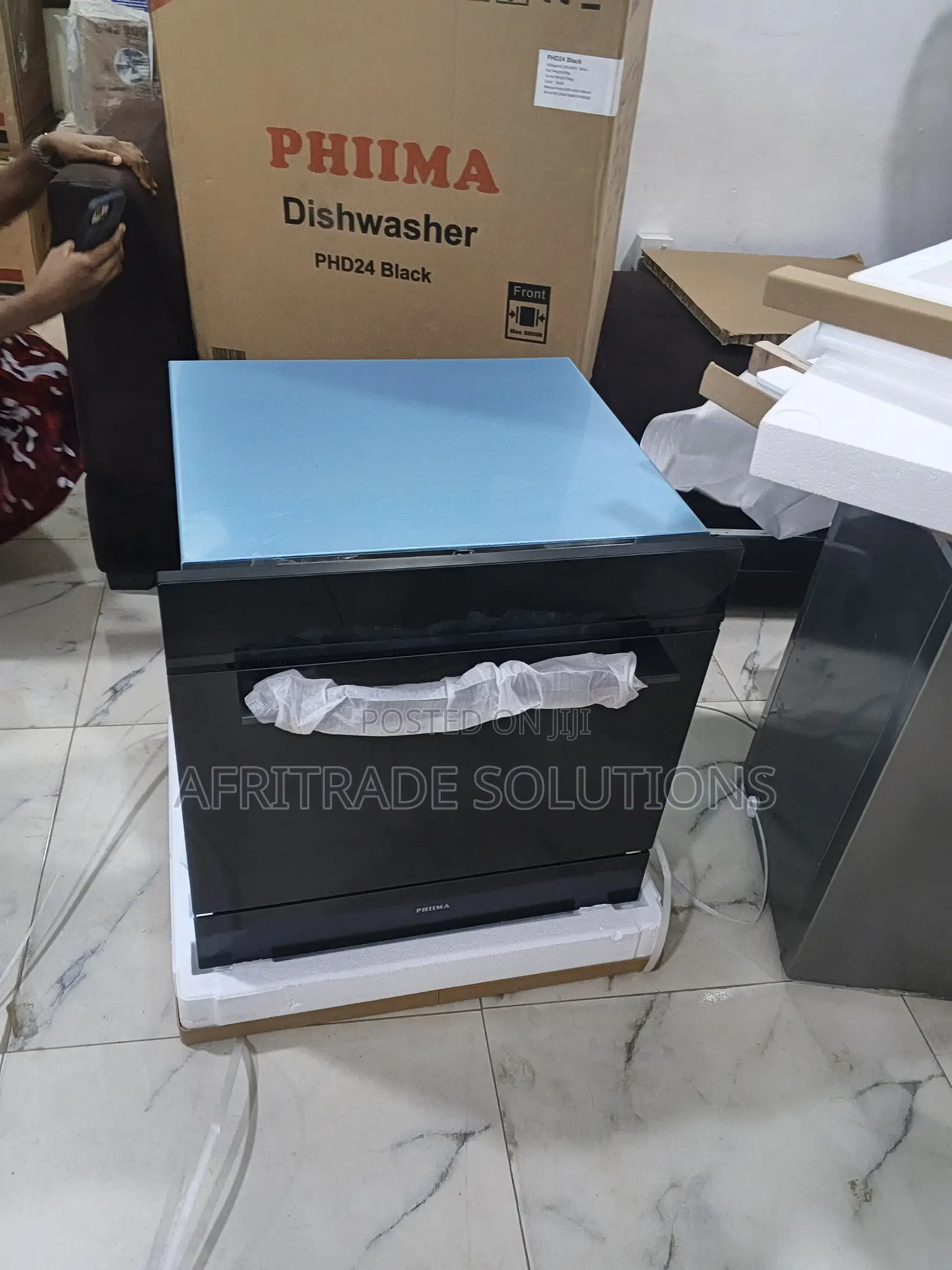 Phiima Phd24 Black Dishwasher – Compact Efficient
