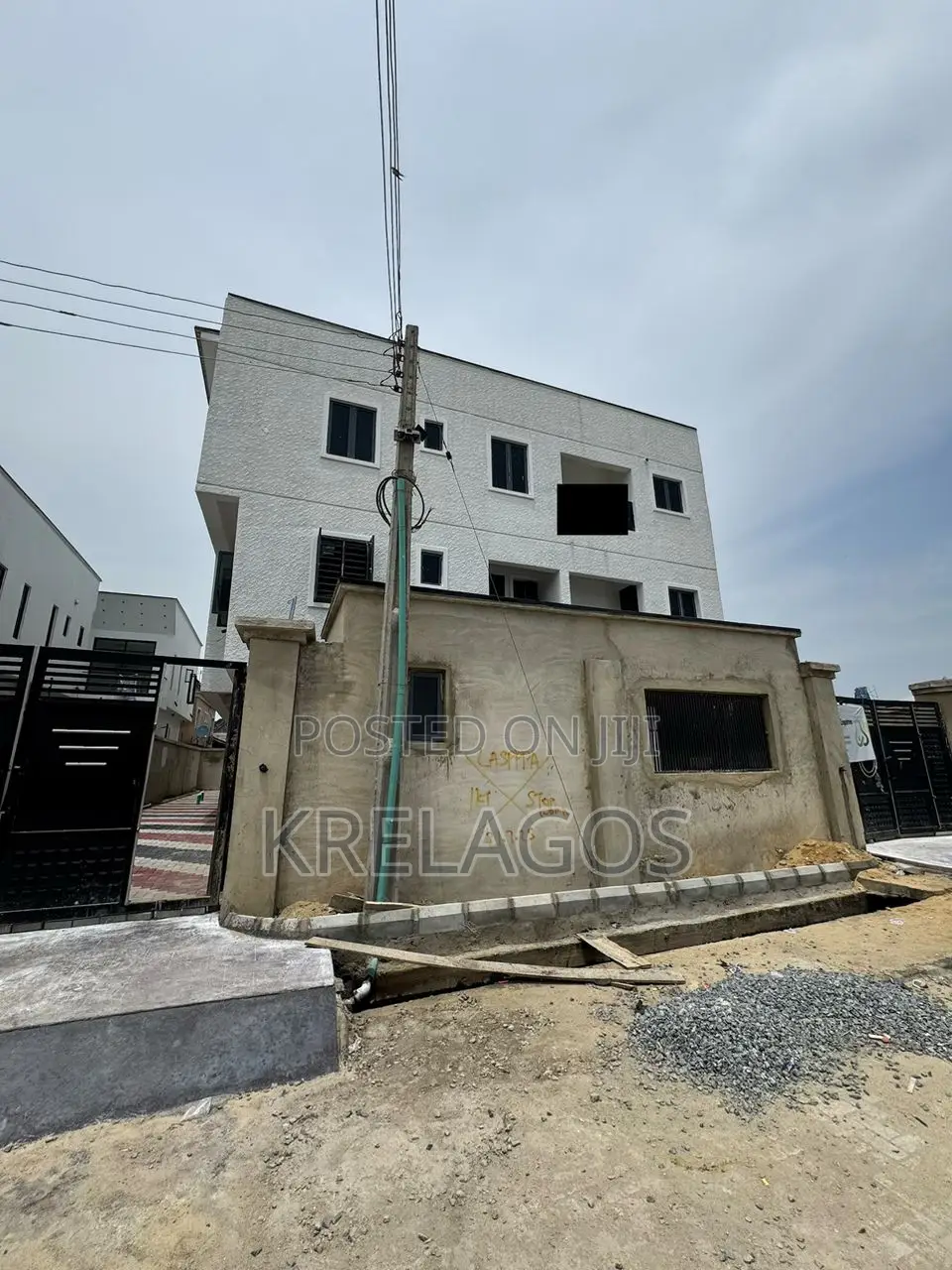 3bdrm Maisonette in Ikota for sale