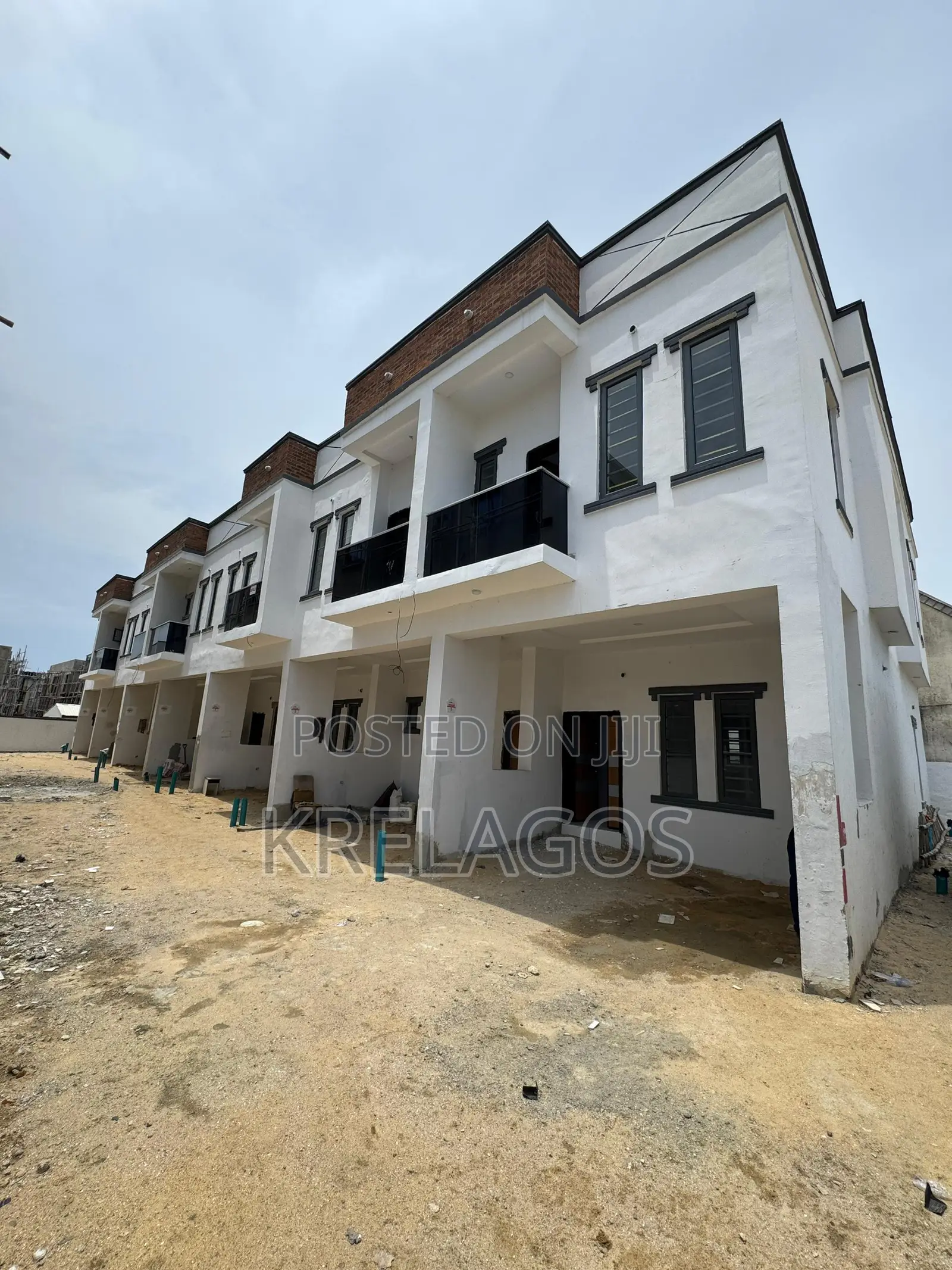 3bdrm Duplex in Ikota for sale