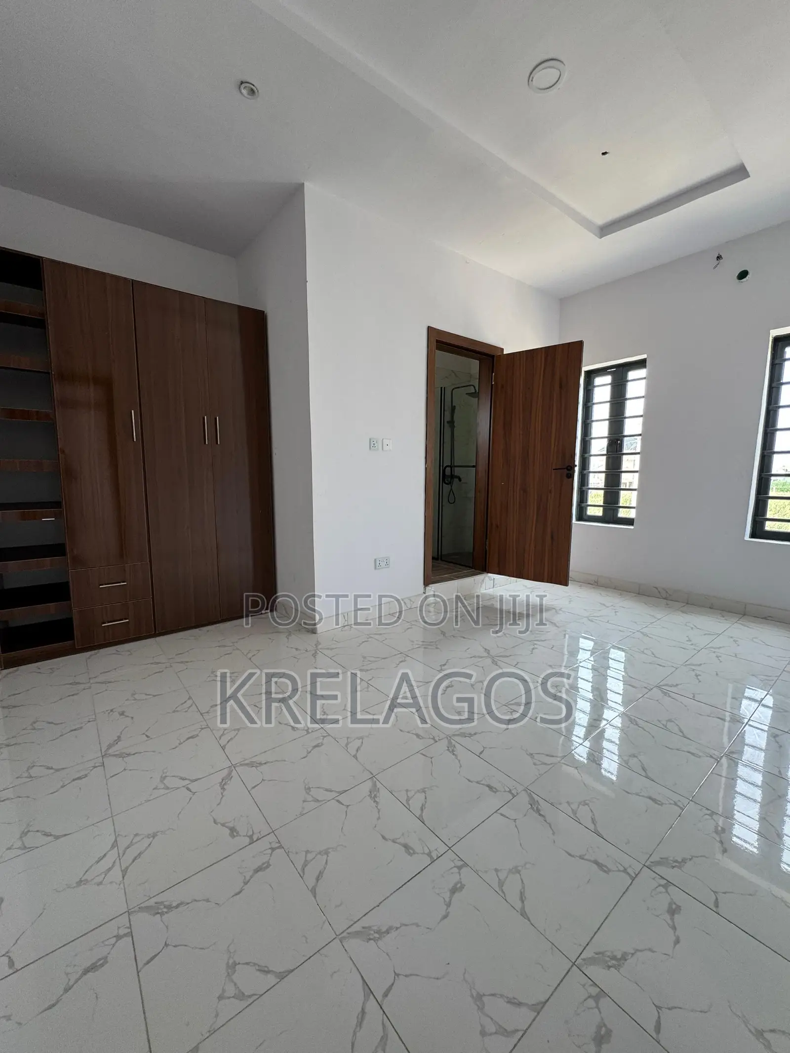 3bdrm Duplex in Ikota for sale