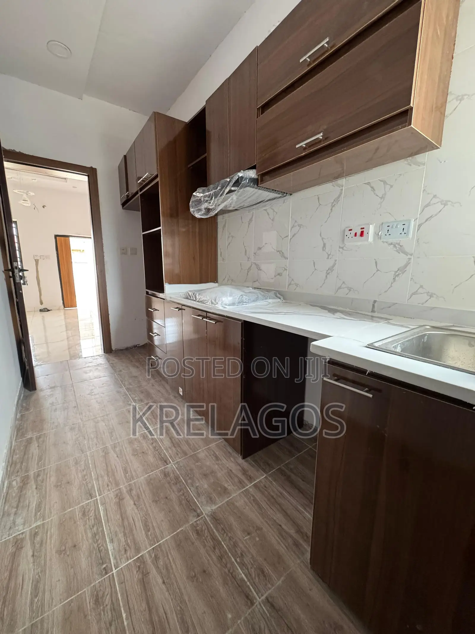 3bdrm Duplex in Ikota for sale
