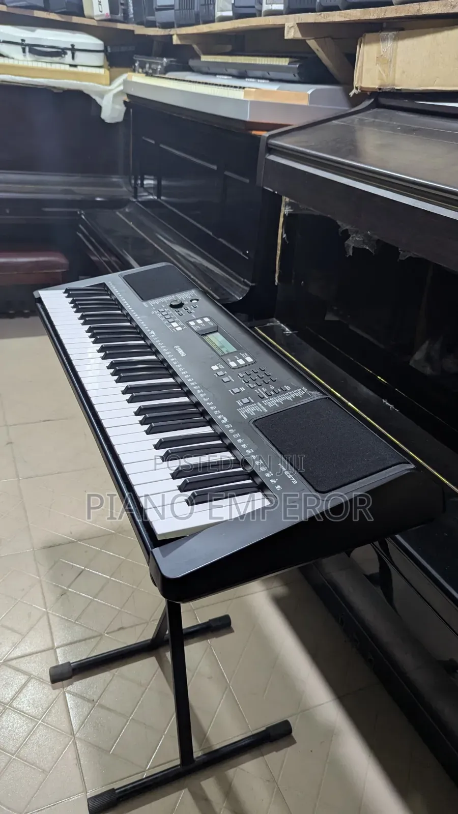 Yamaha PSR-E373 Keyboard – Full-Size Keys, Excellent Condition
