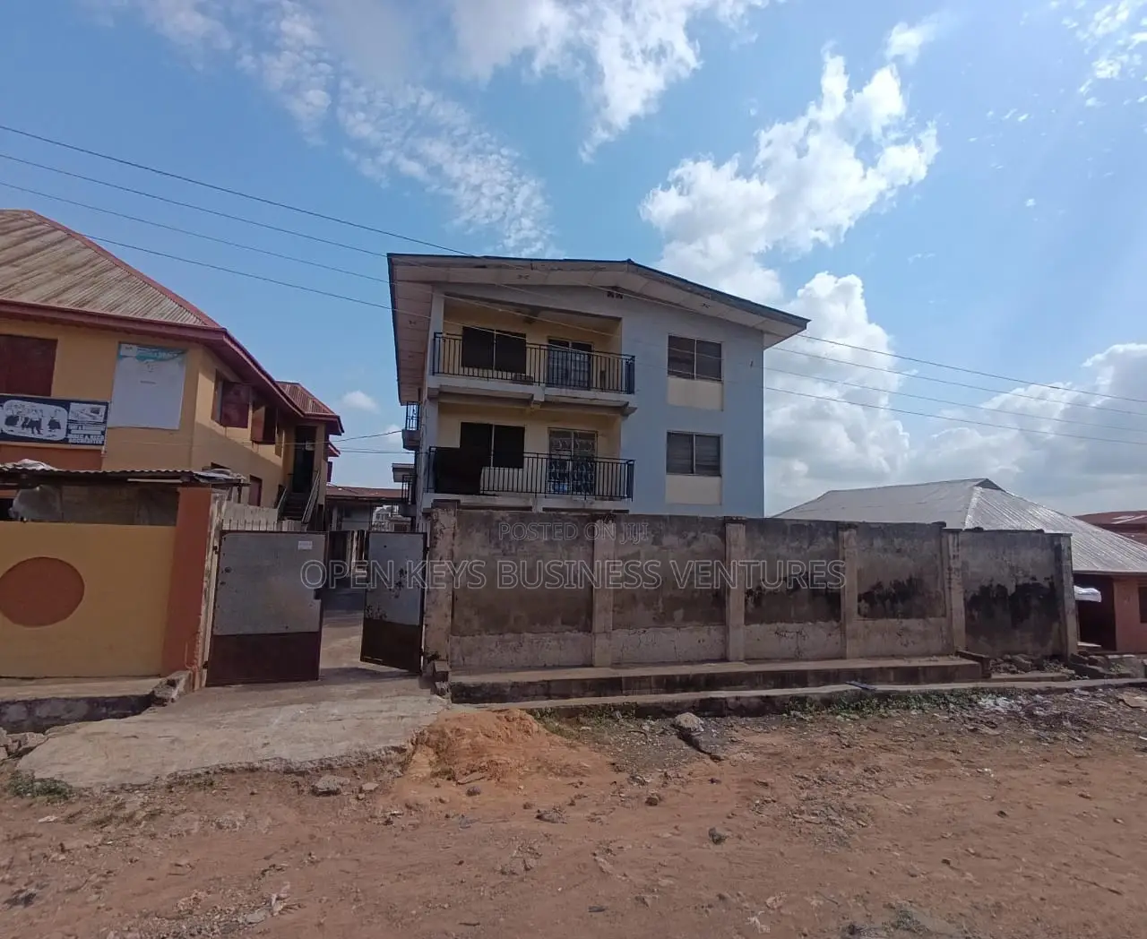 3bdrm House in Kufeyiji, Agodi for sale