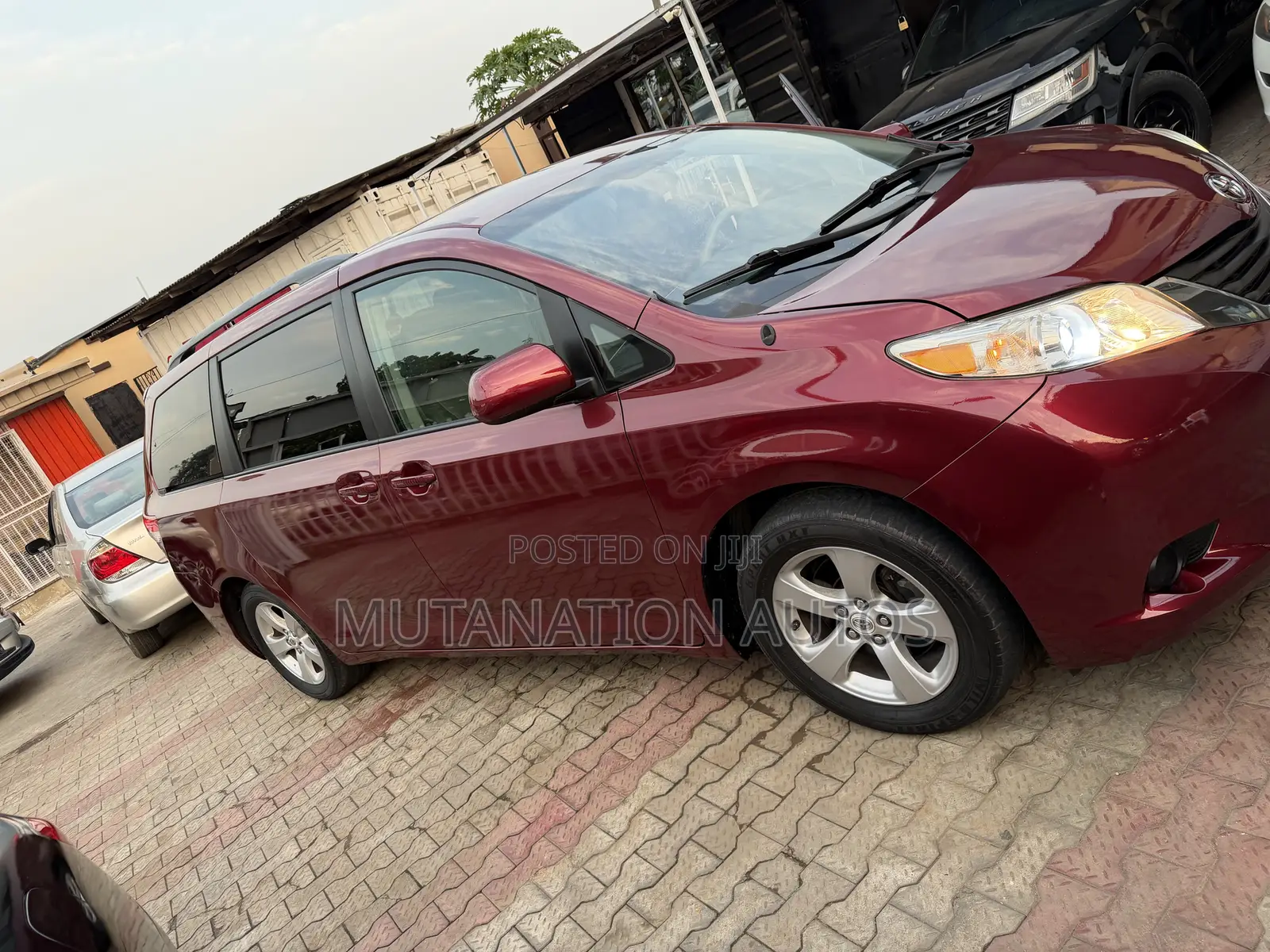 Toyota Sienna 2012 Red