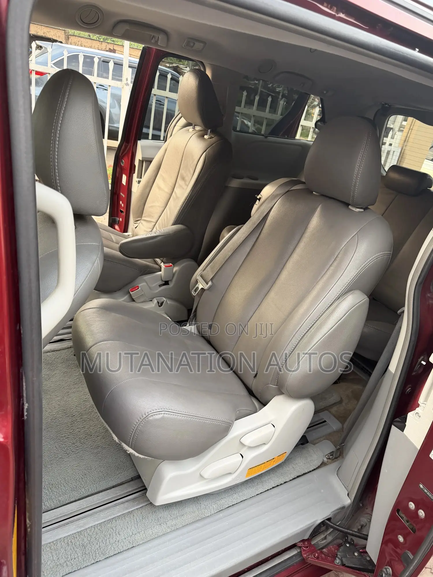 Toyota Sienna 2012 Red