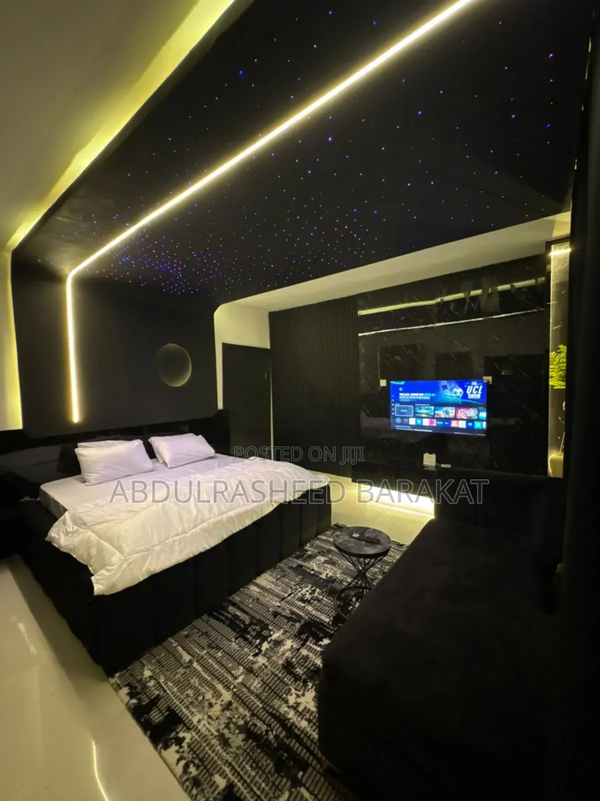 Luxury Studio Apartment With a Fully Kitted Kitchen