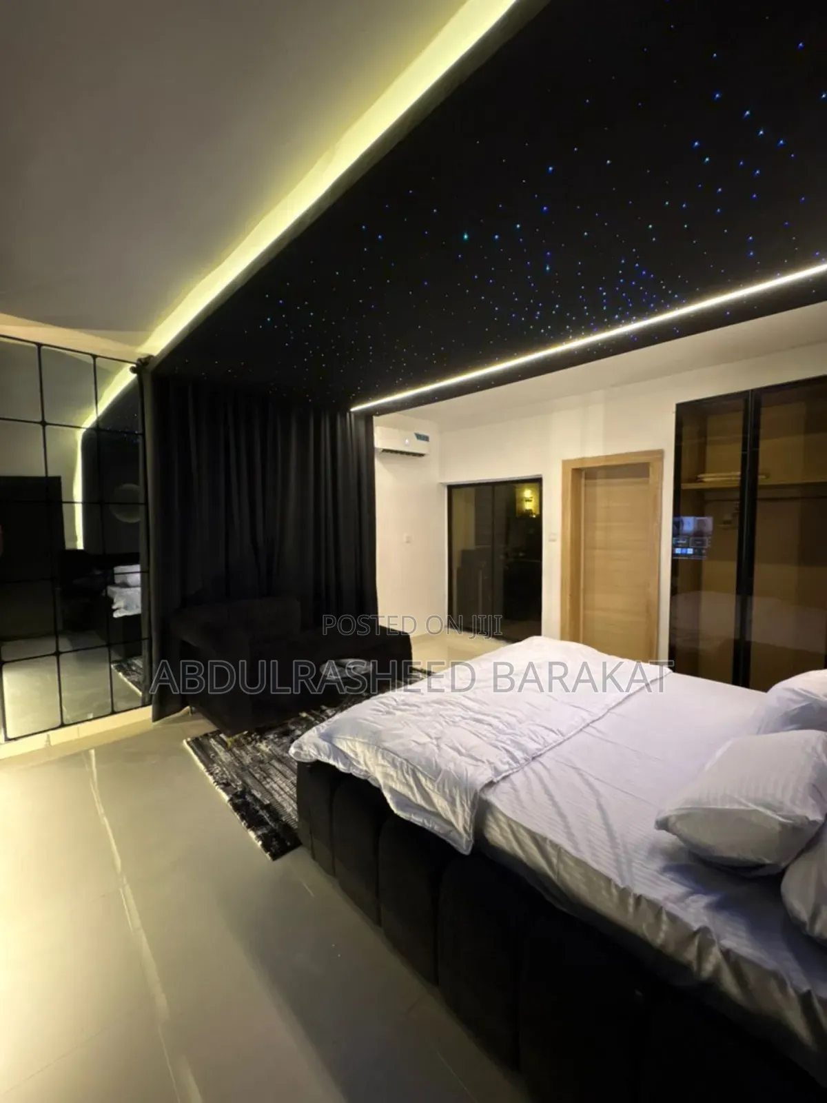 Luxury Studio Apartment With a Fully Kitted Kitchen