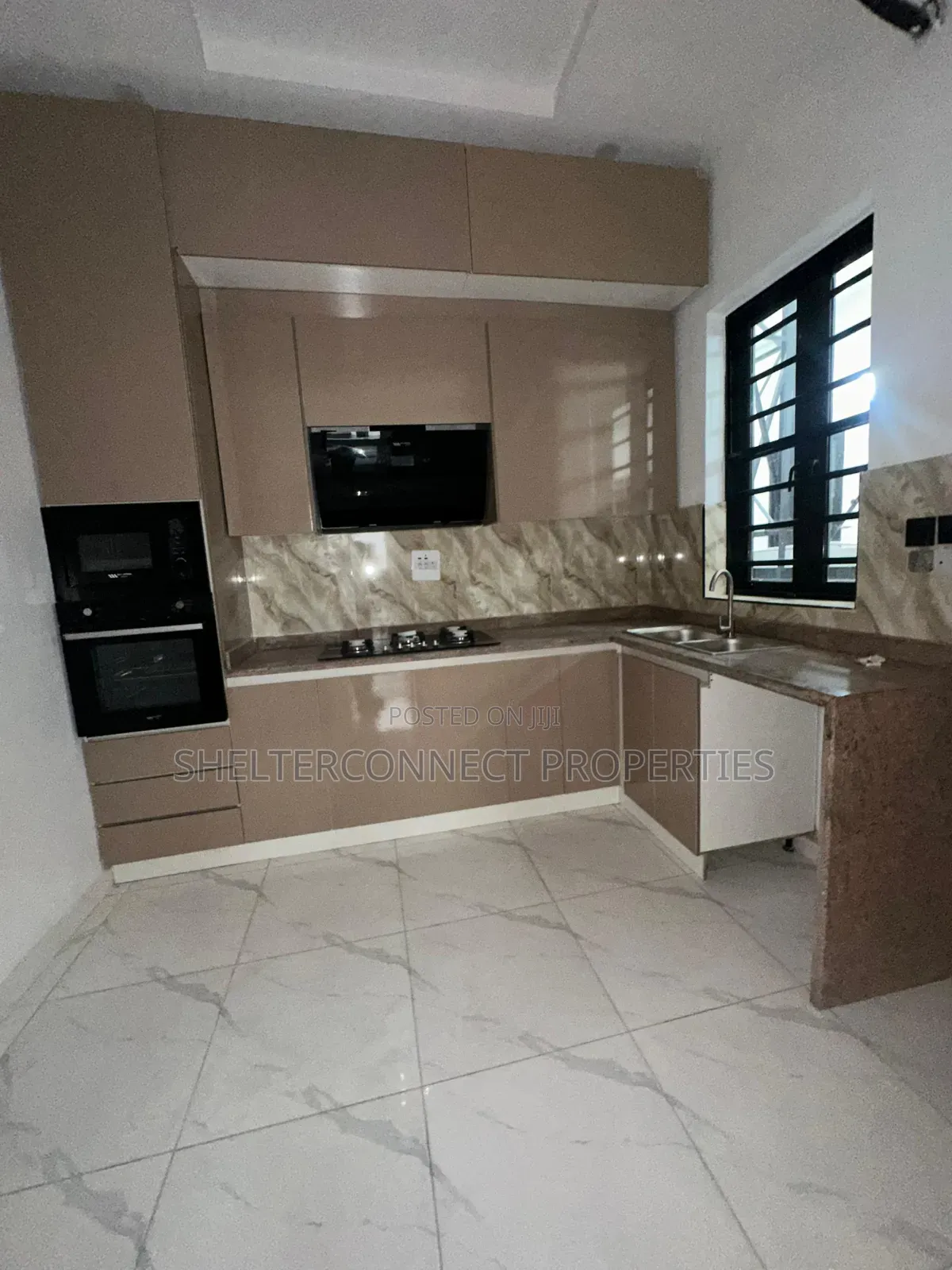 4bdrm Duplex in Ikota for sale