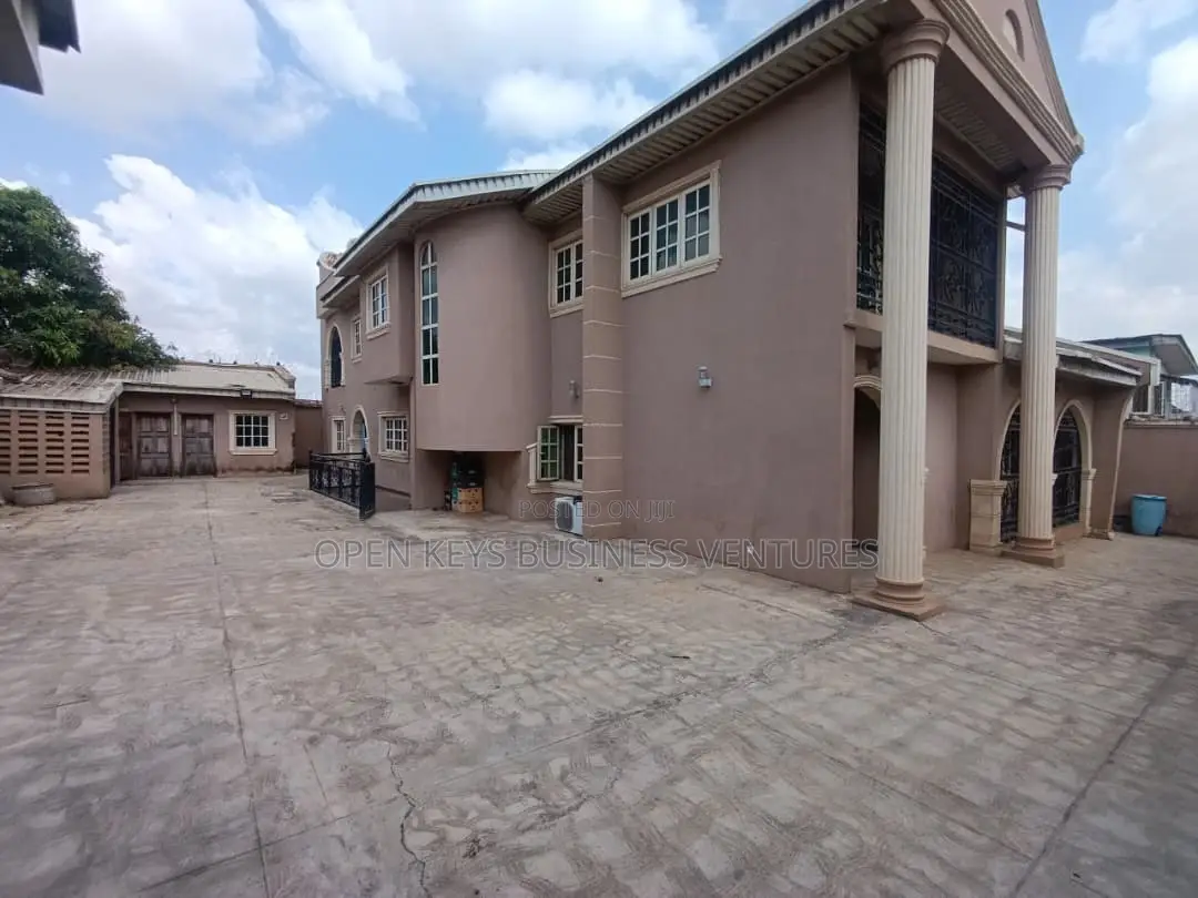 2bdrm Duplex in Tinubu, Iwo Road for sale