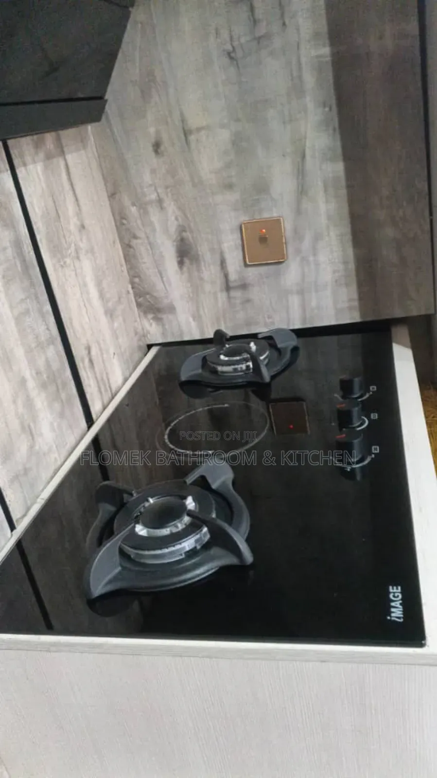 Sleek 2-Burner Glass Gas Cooker | Modern Built-in Kitchen Hob.