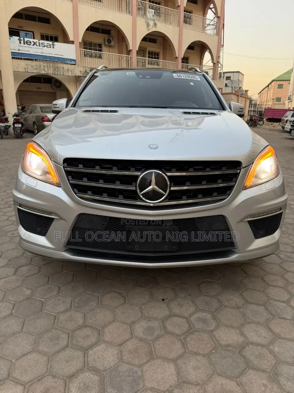 Mercedes-Benz M Class ML63 AMG 4dr SUV AWD (5.5L 8cyl Turbo 7A) 2014