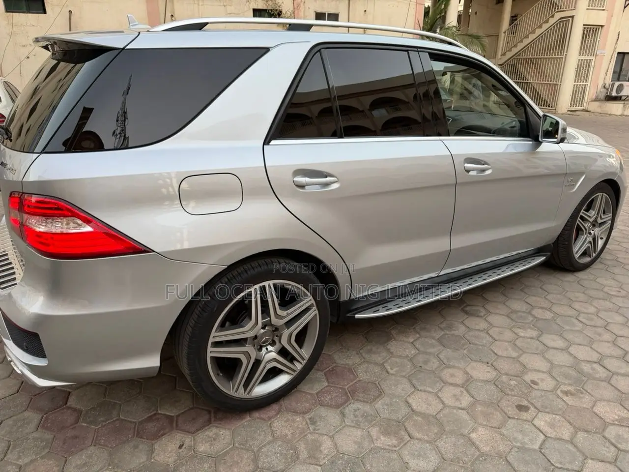 Mercedes-Benz M Class ML63 AMG 4dr SUV AWD (5.5L 8cyl Turbo 7A) 2014