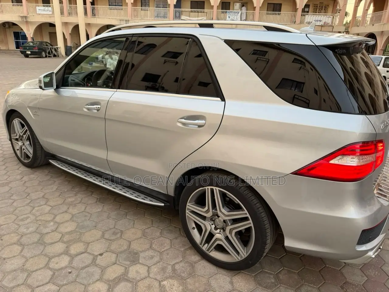 Mercedes-Benz M Class ML63 AMG 4dr SUV AWD (5.5L 8cyl Turbo 7A) 2014