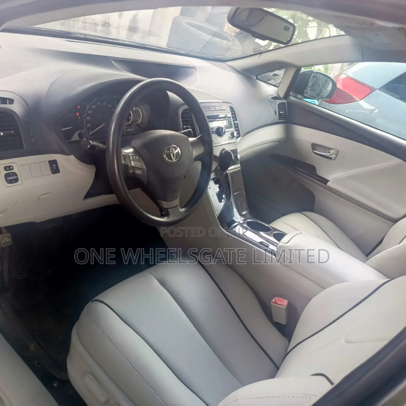 Toyota Venza LE 2010 Gray
