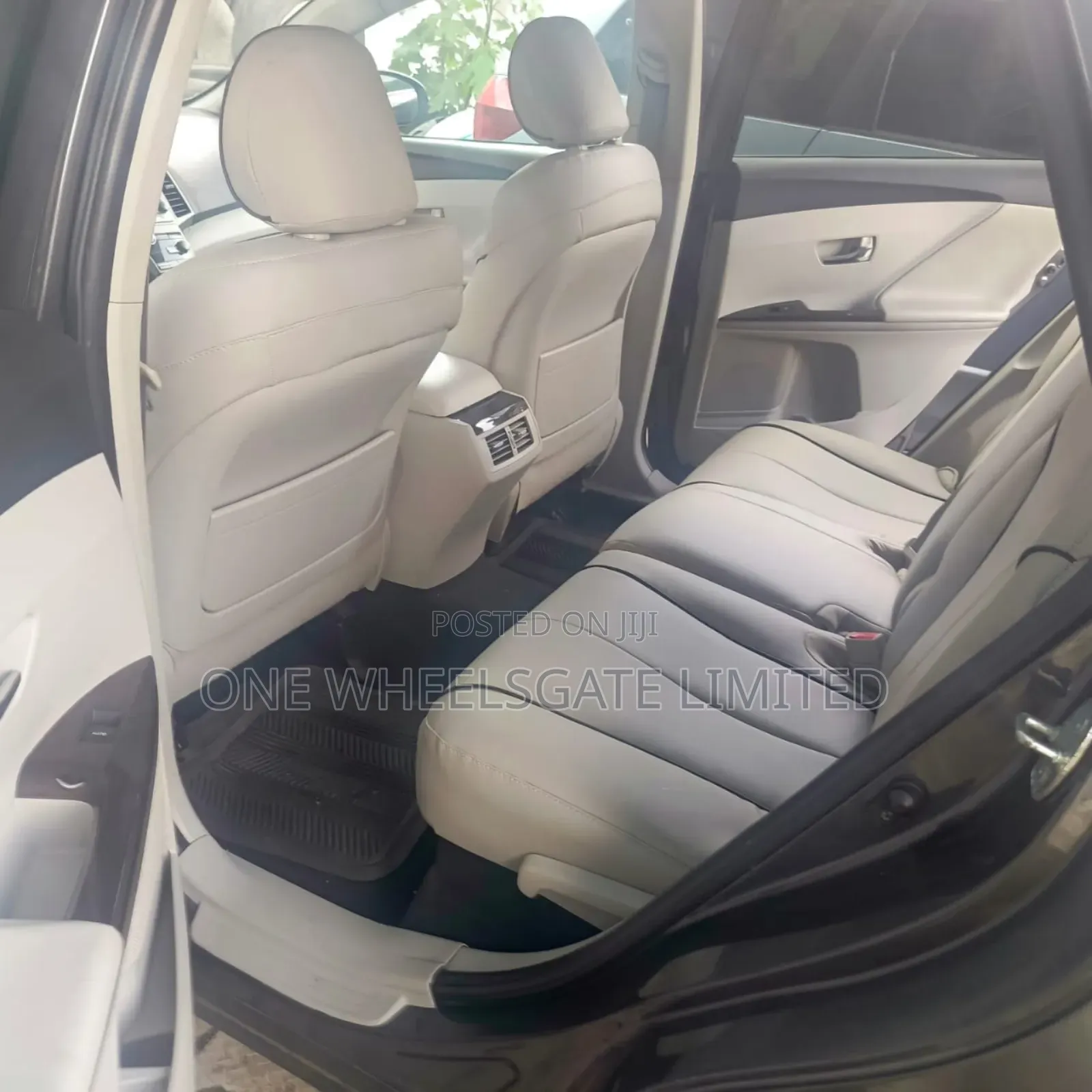 Toyota Venza LE 2010 Gray