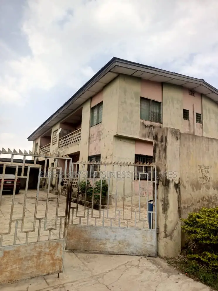 3bdrm House in Aromolaran, Agodi for sale