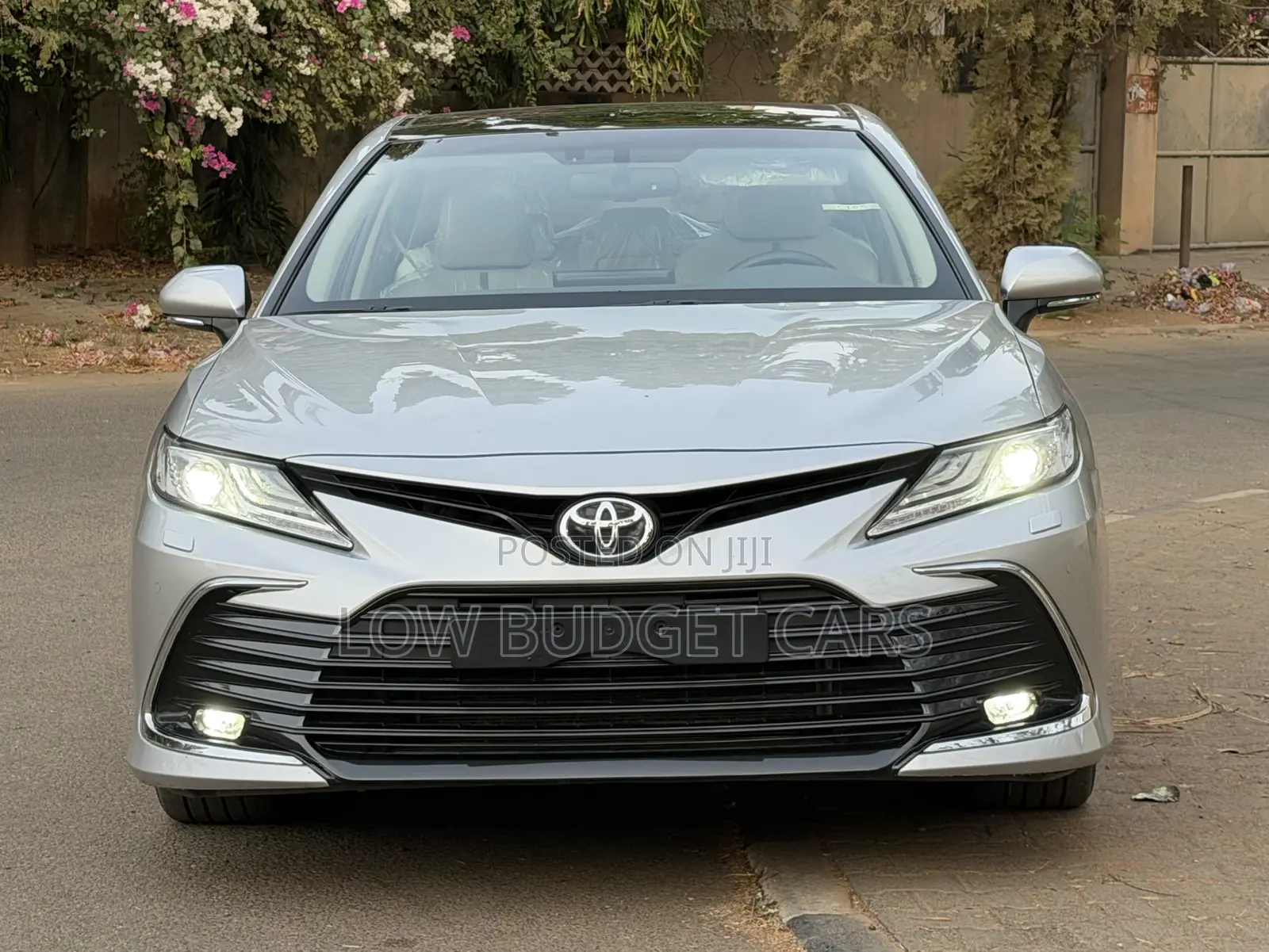 New Toyota Camry XLE 2023 Silver