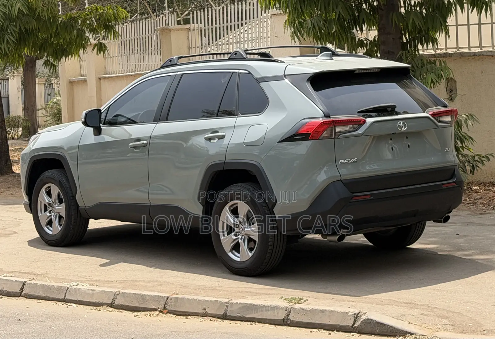 Toyota RAV4 XLE 2022 Green
