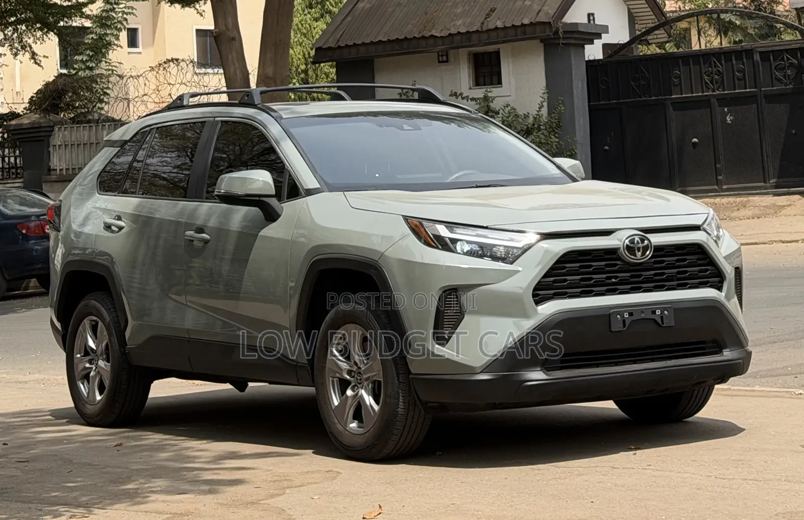 Toyota RAV4 XLE 2022 Green