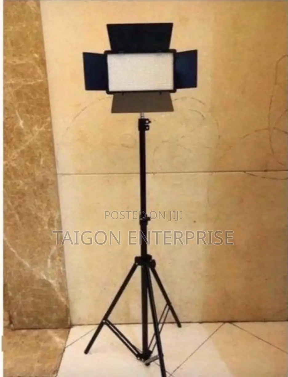 Led 800 Pro Light Kit With Tripod Stand and Batteries