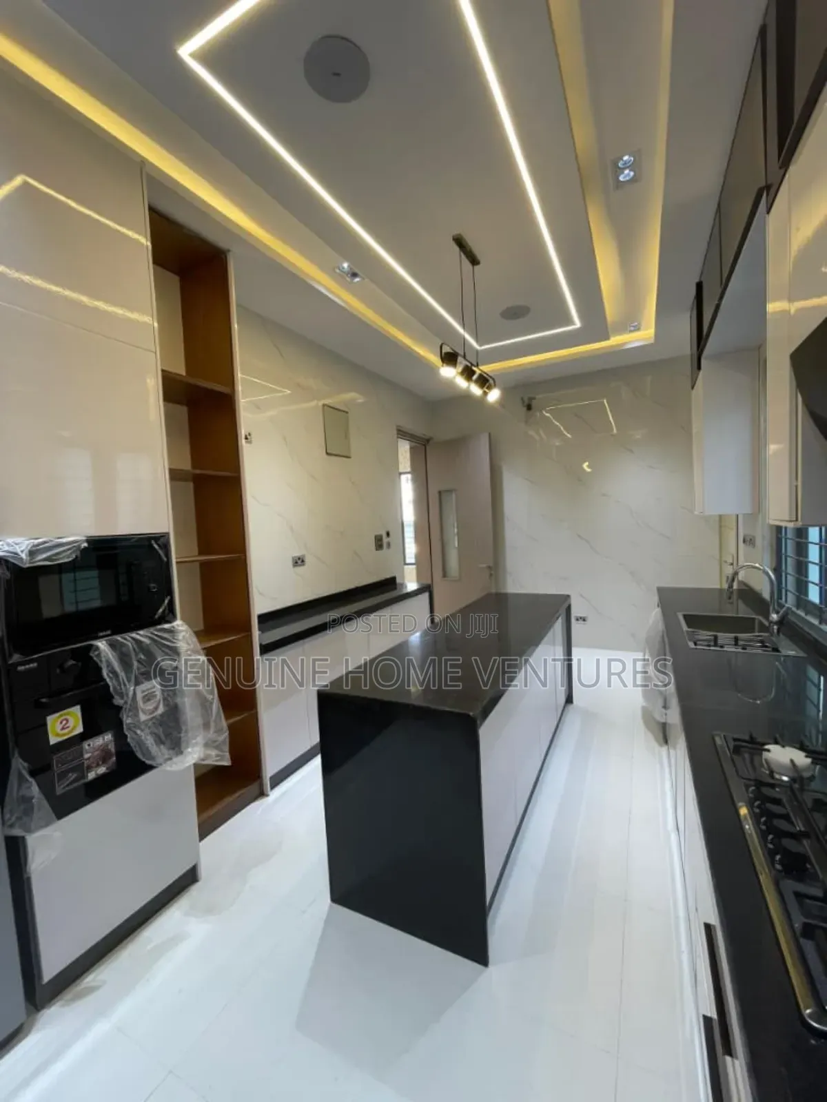 5bdrm Duplex in Lekki Phase One for sale