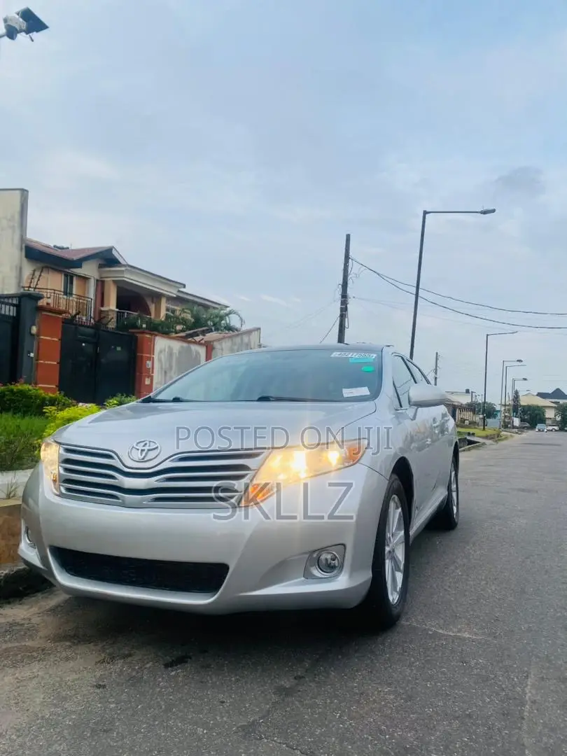Toyota Venza Limited 2010 Silver