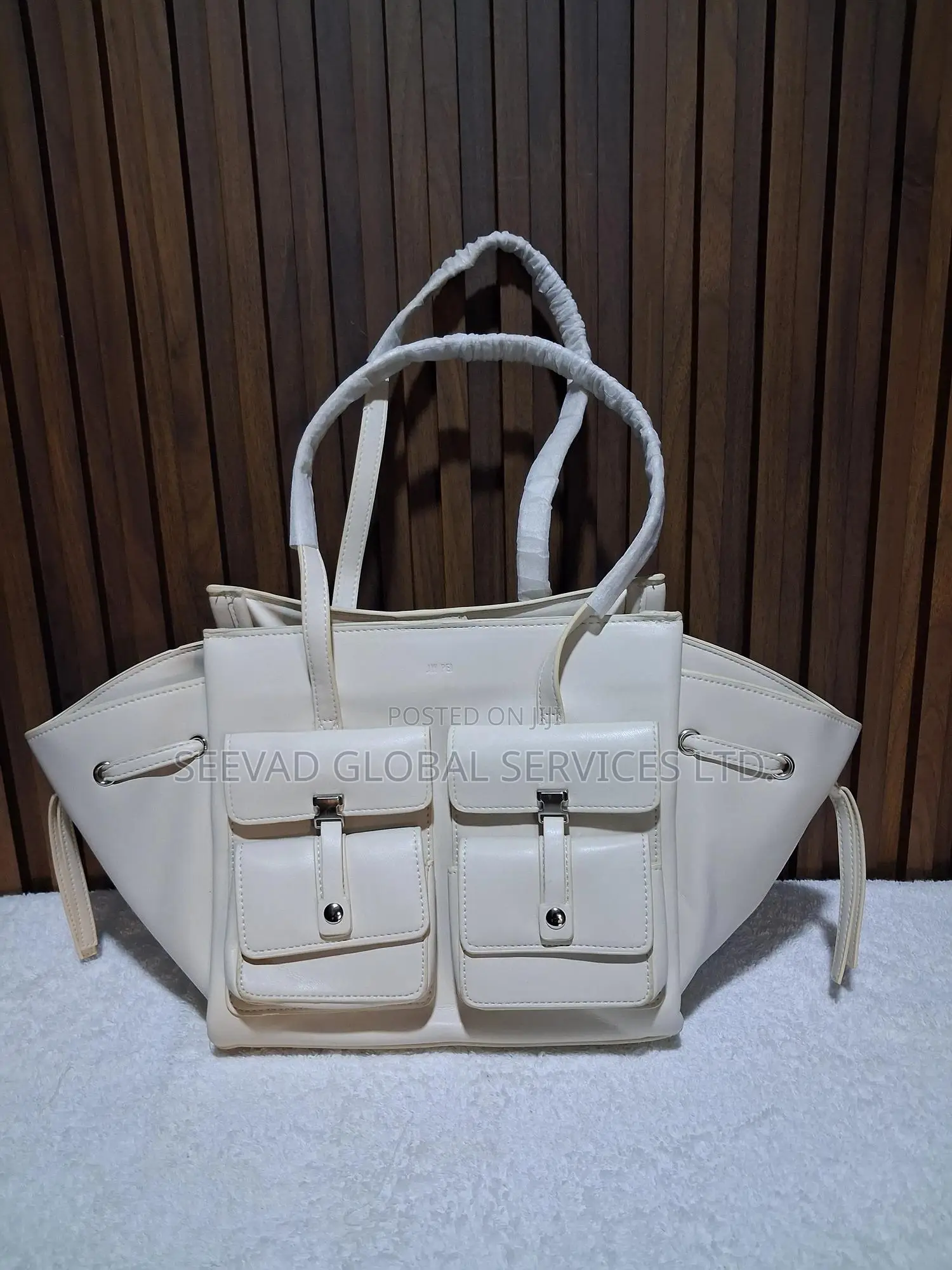 Ladies Elegant and Stylish Hand Bag
