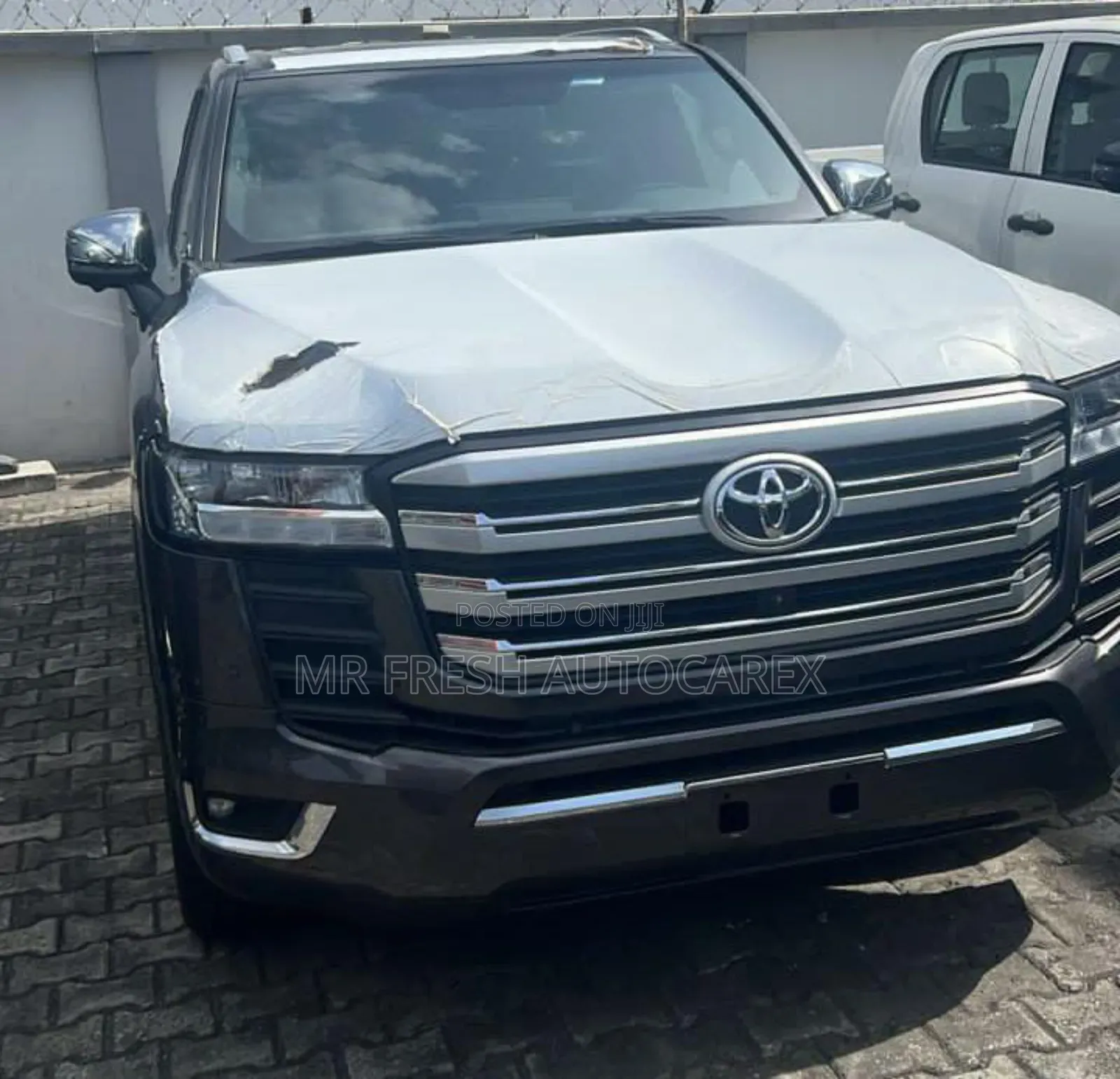 New Toyota Land Cruiser LC300 2025 Gray