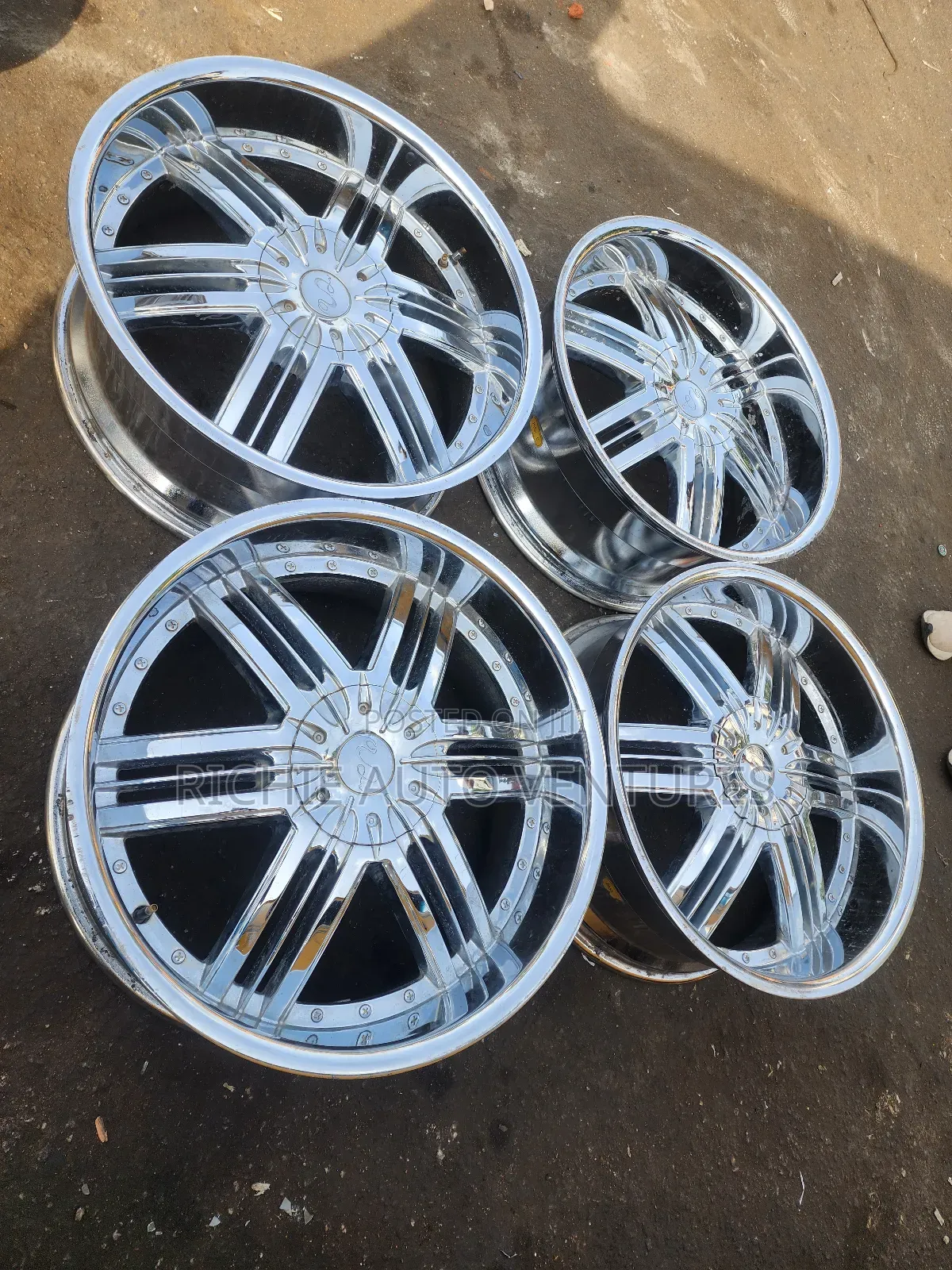 22inch Chrome Rim 5x114.5 Rim.