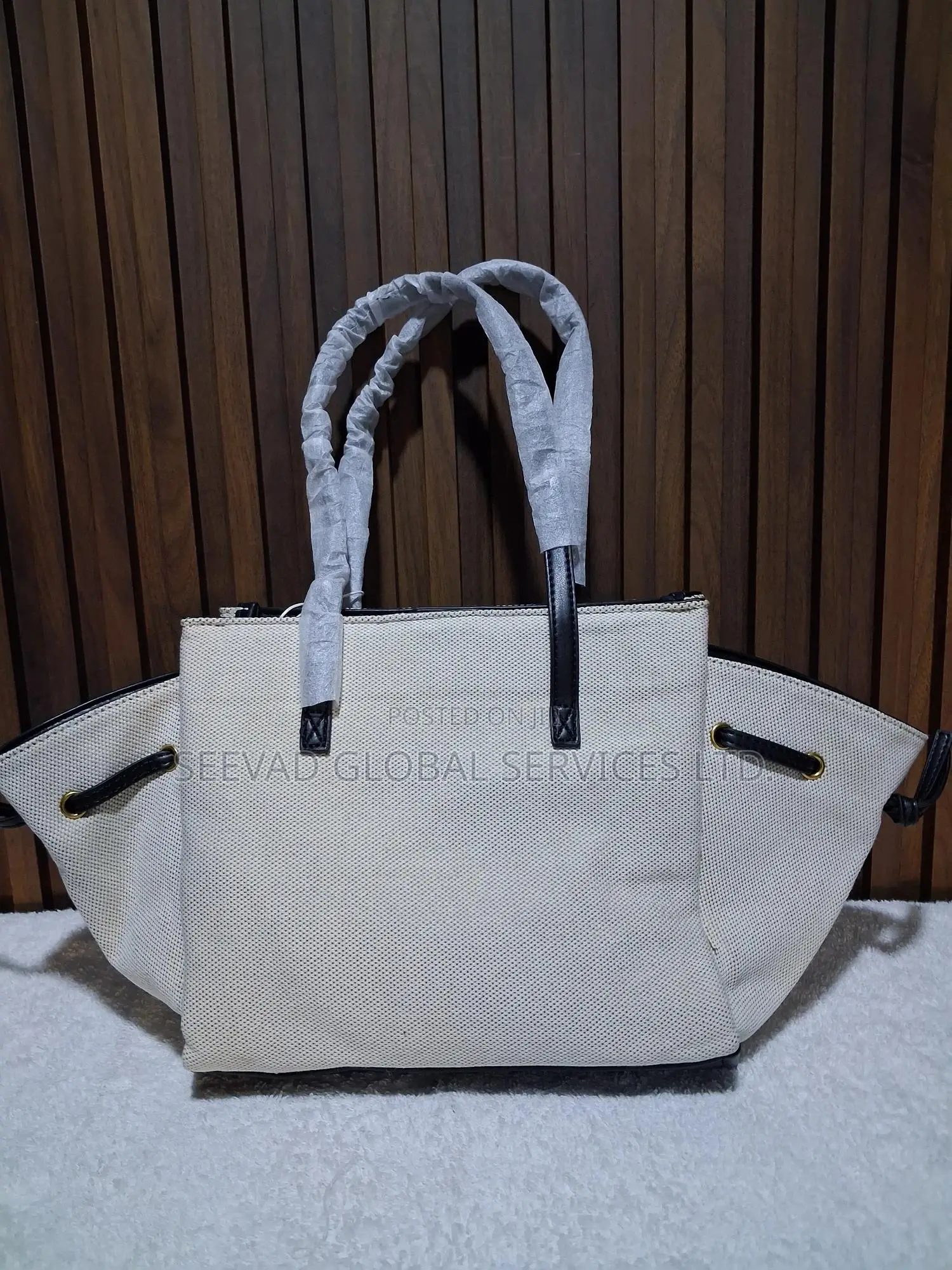 Ladies Elegant and Stylish Hand Bag