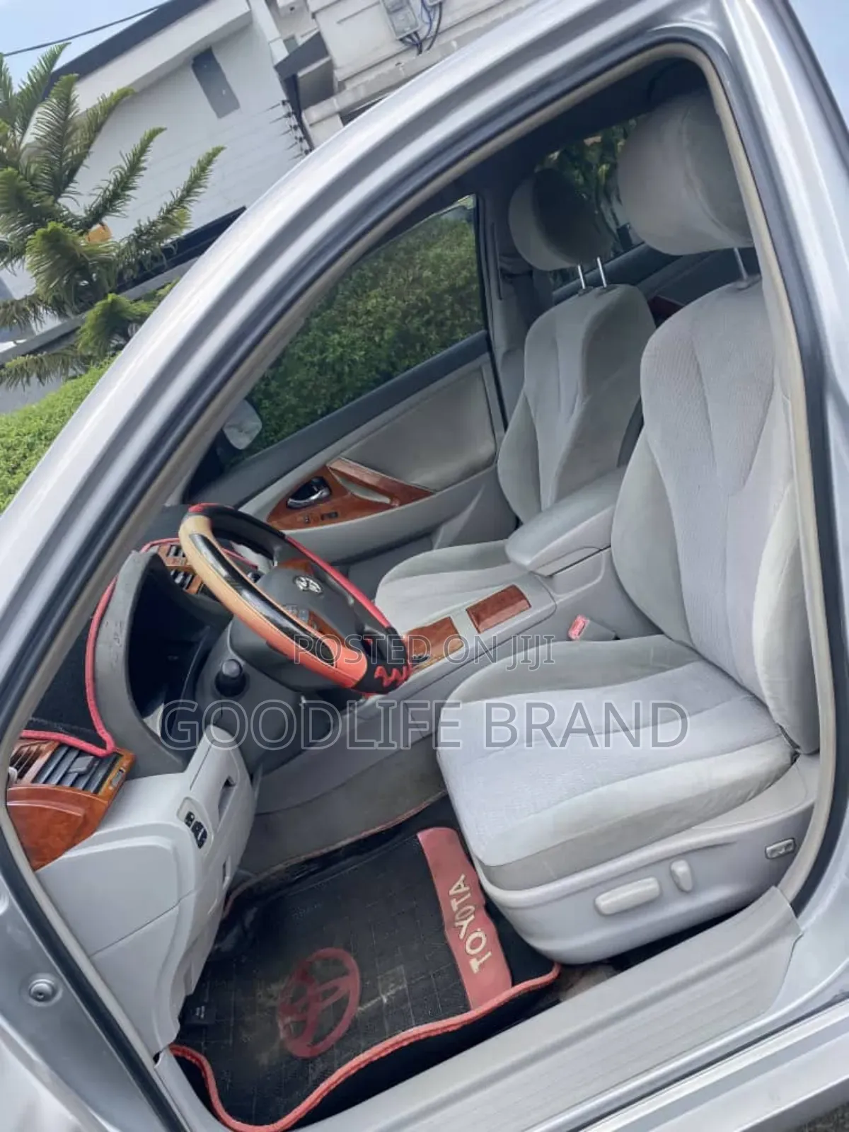 Toyota Camry SE V6 4dr Sedan (3.5L 6cyl 6AM) 2010 Gray