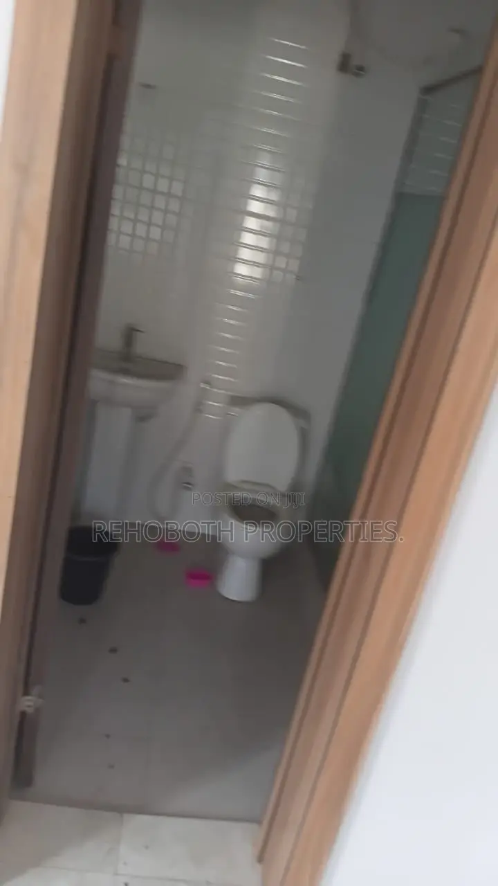 4bdrm Duplex in Jericho for rent