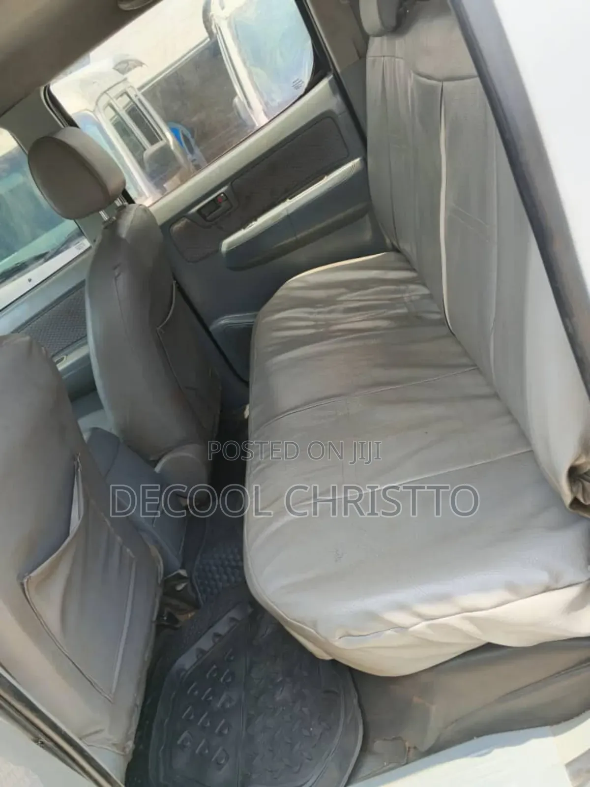 Toyota Hilux SR 4x4 2013 White