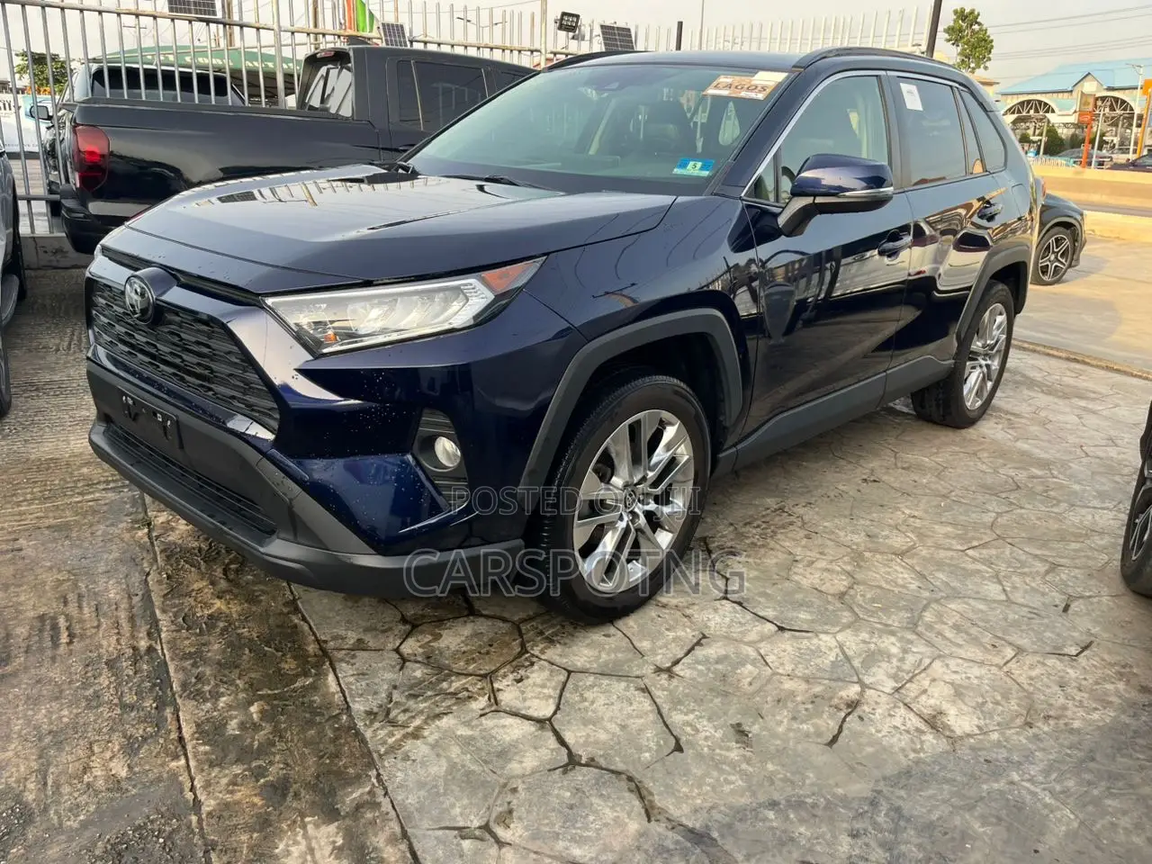 Toyota RAV4 XLE Premium AWD 2020 Blue