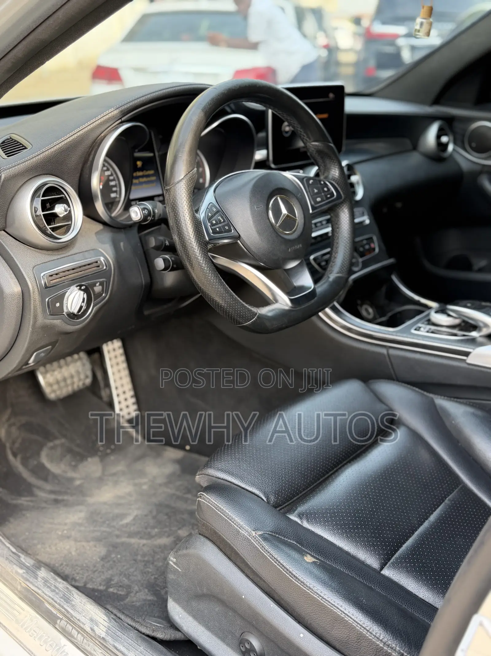 Mercedes-Benz C300 Luxury 4dr AWD 4Matic Sedan (2.0L 4cyl 7A) 2015