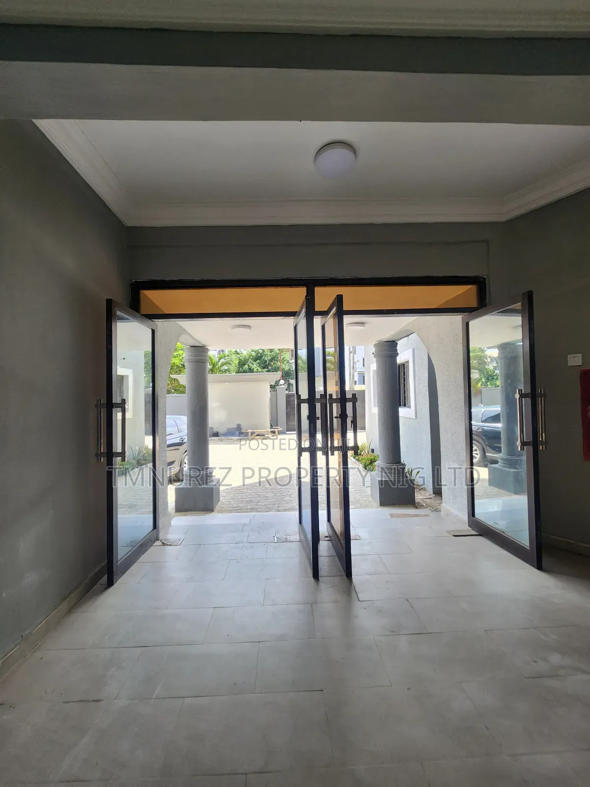 3bdrm Apartment in Lekki Phase1 for rent