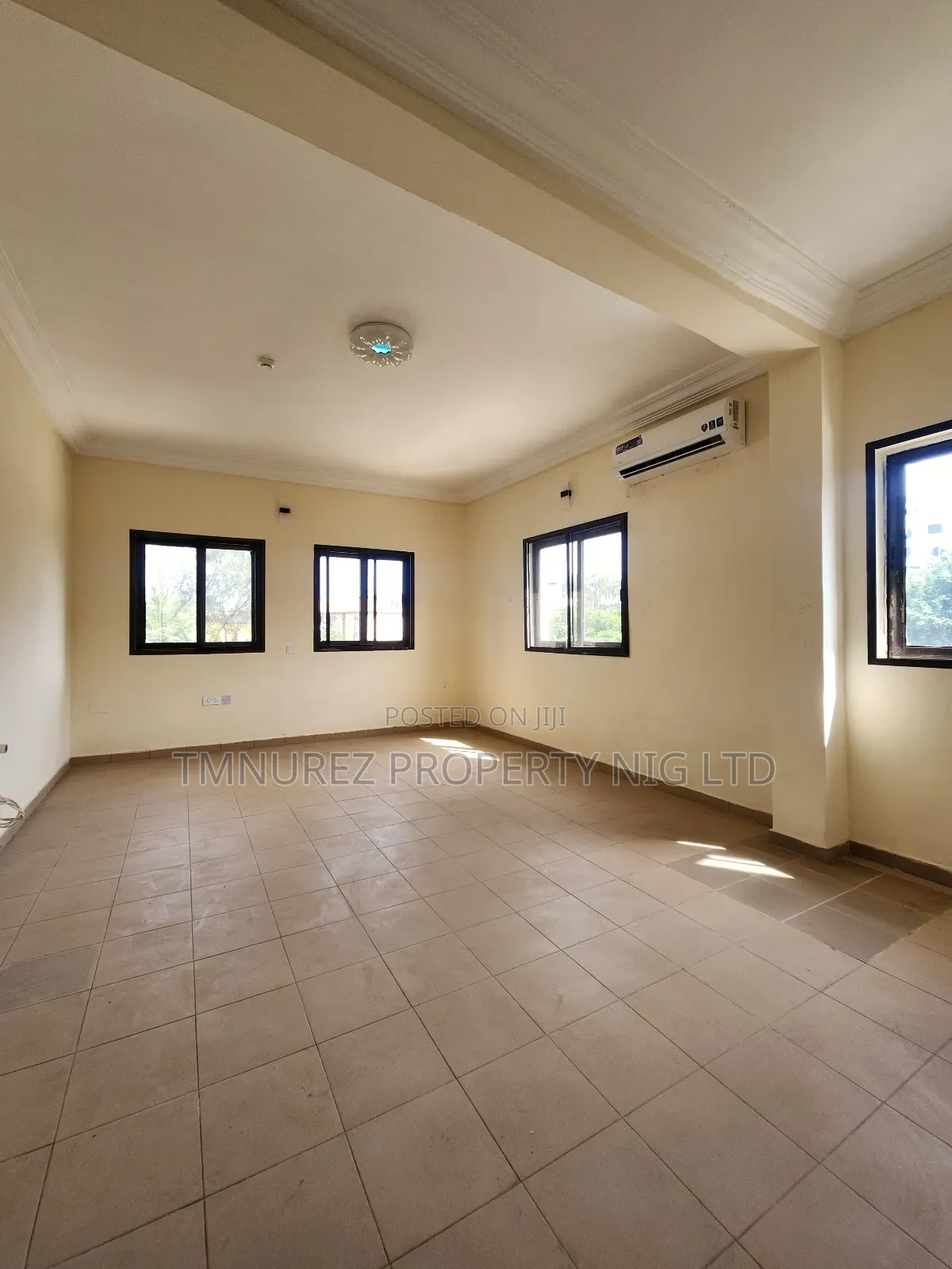 3bdrm Apartment in Lekki Phase1 for rent