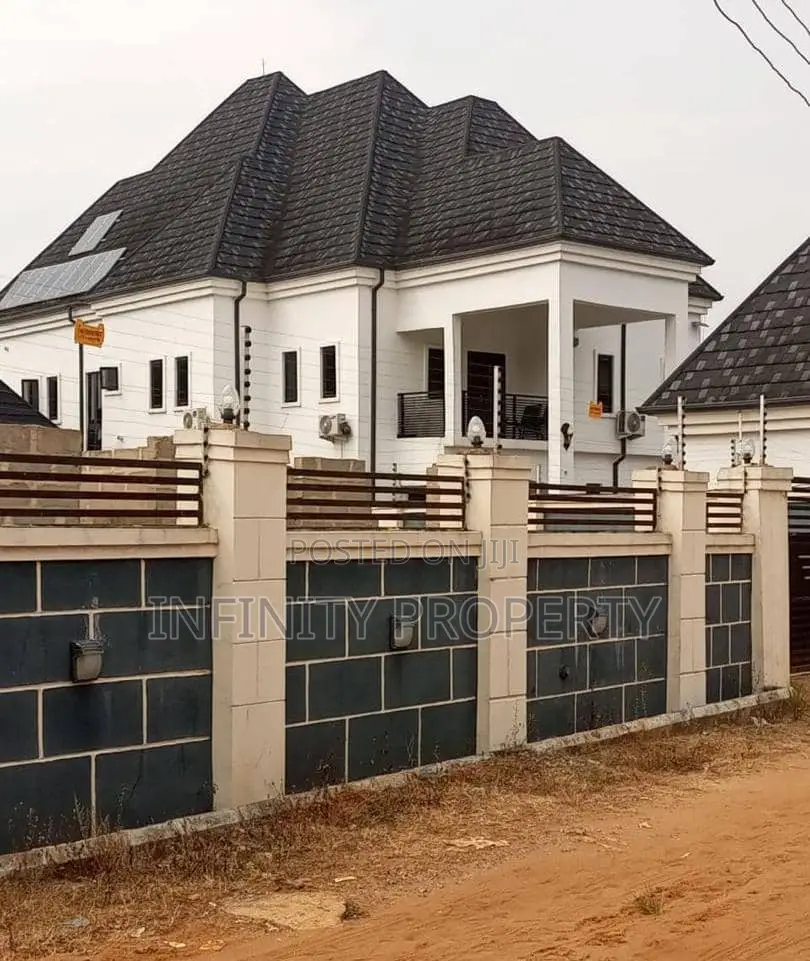 5bdrm Duplex in Guobadia, Benin City for sale