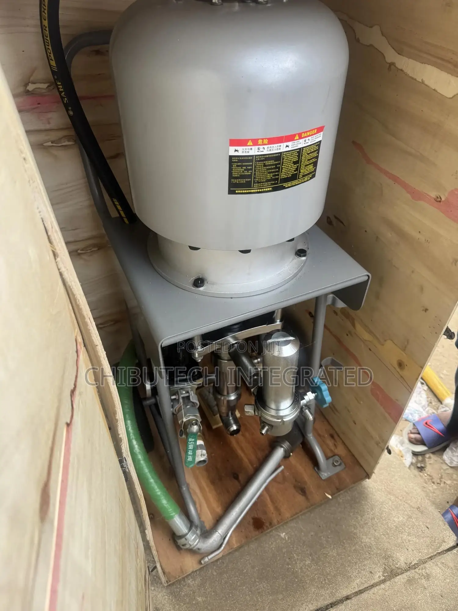 High-Pressure Pneumatic Airless Paint Sprayer.
