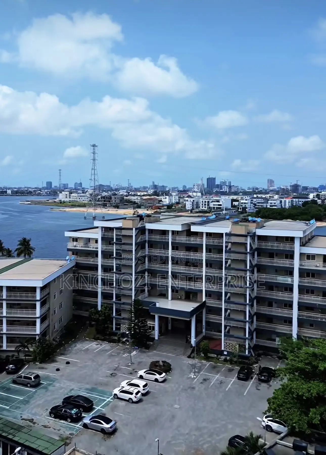 3bdrm Block of Flats in Lekki Phase 1 for rent