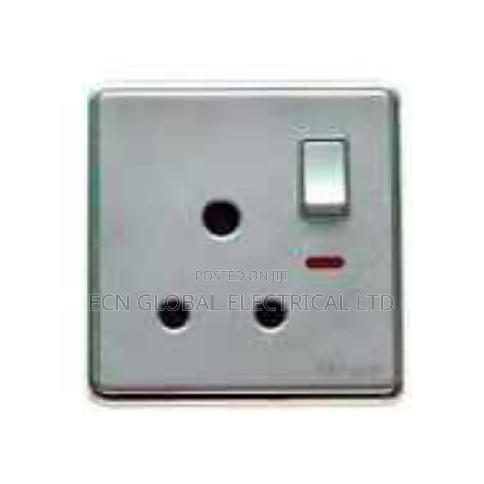 Bg Nexus Moulded 1-gang 15a Round Pin Switched Socket (White)