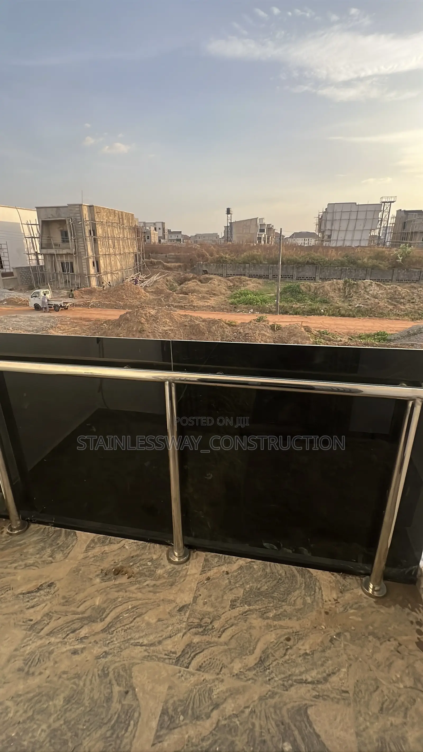 Dark Gray/Black Glass