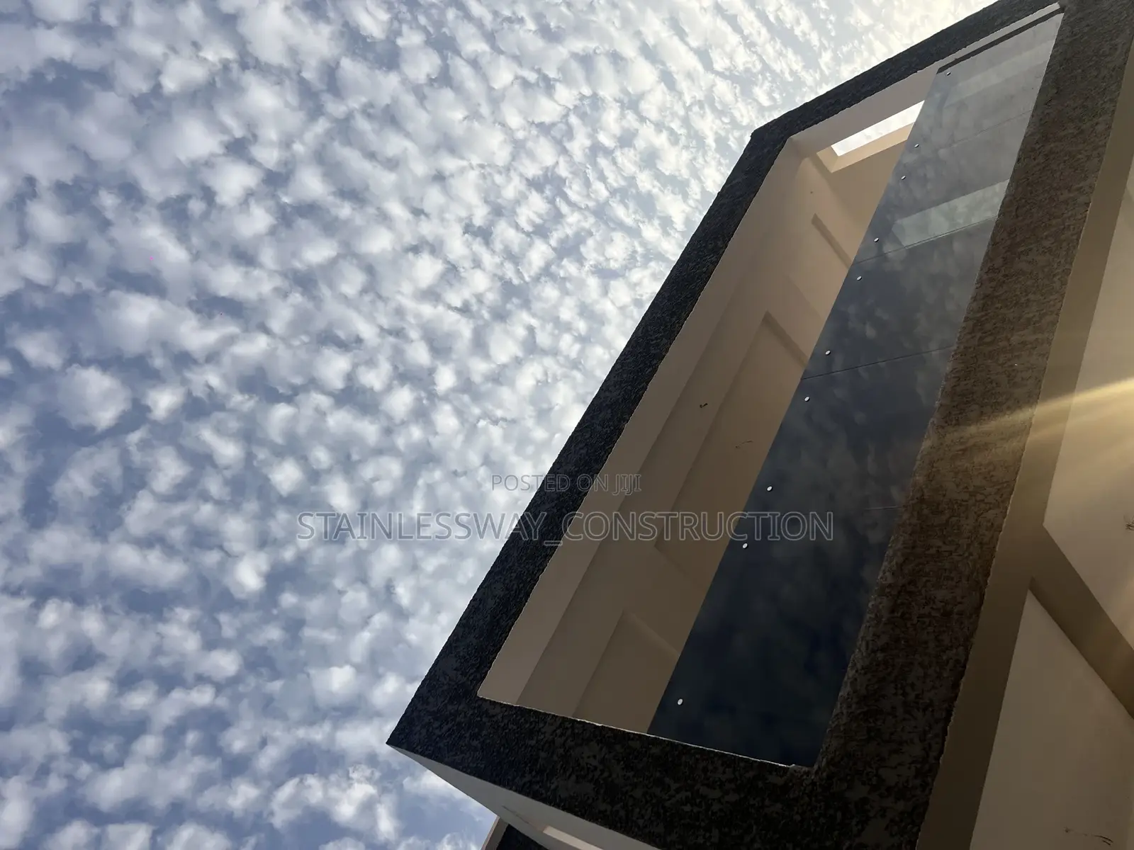 Dark Gray/Black Glass