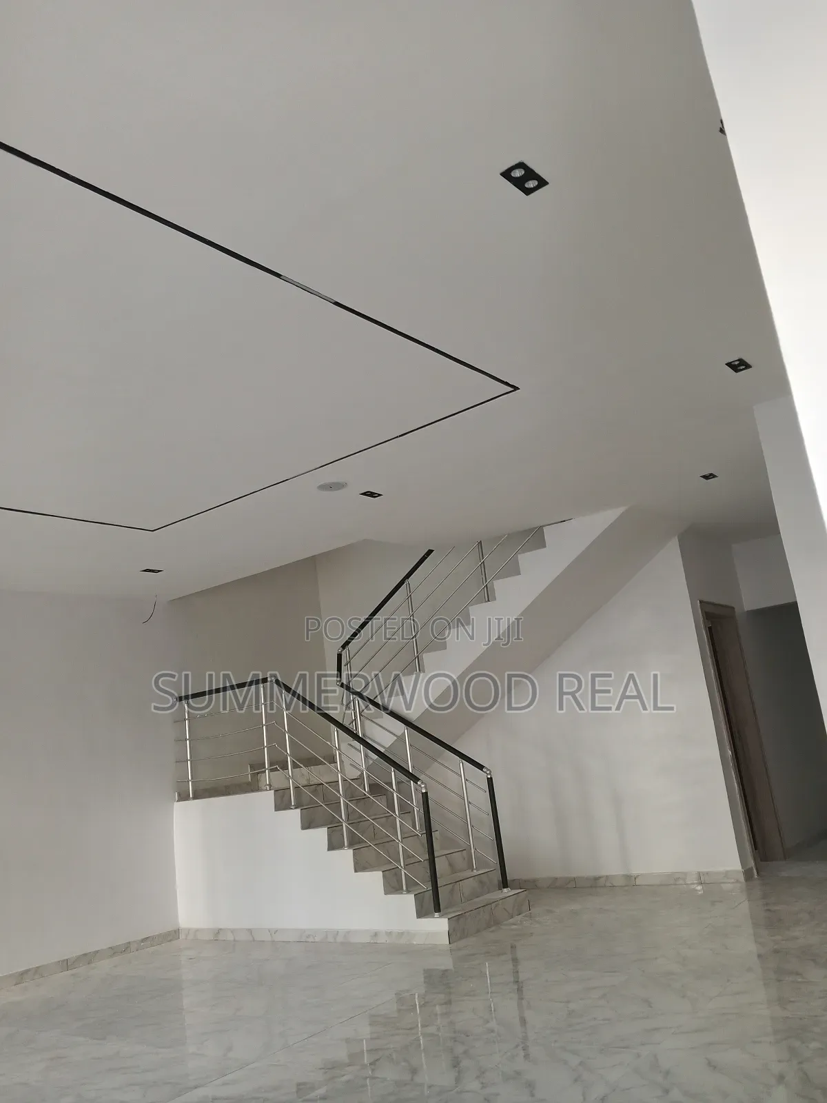 5bdrm Duplex in Lekki Phase 2 for rent
