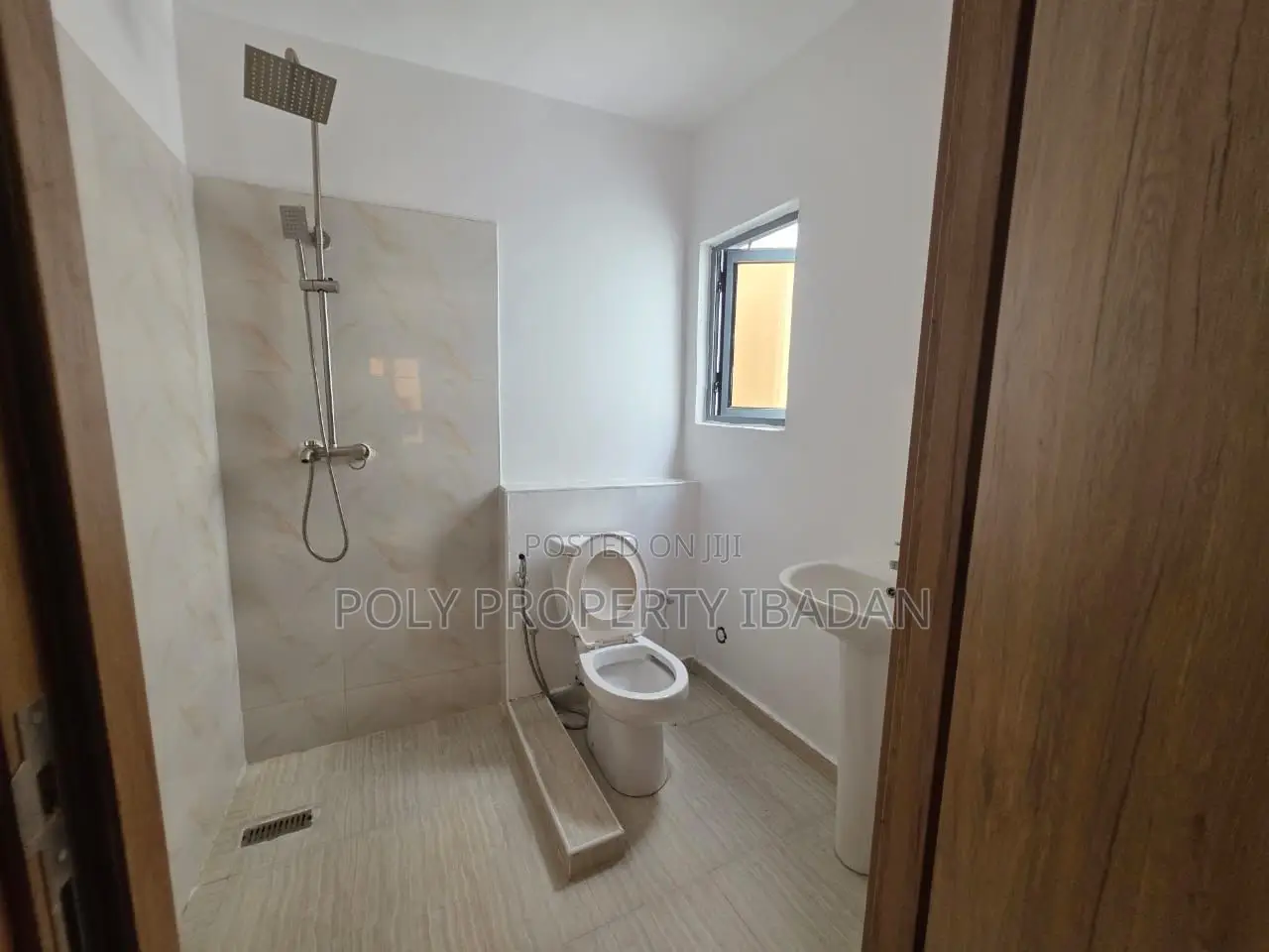 4bdrm Apartment in Kommi Prime Estate, Ibadan for rent