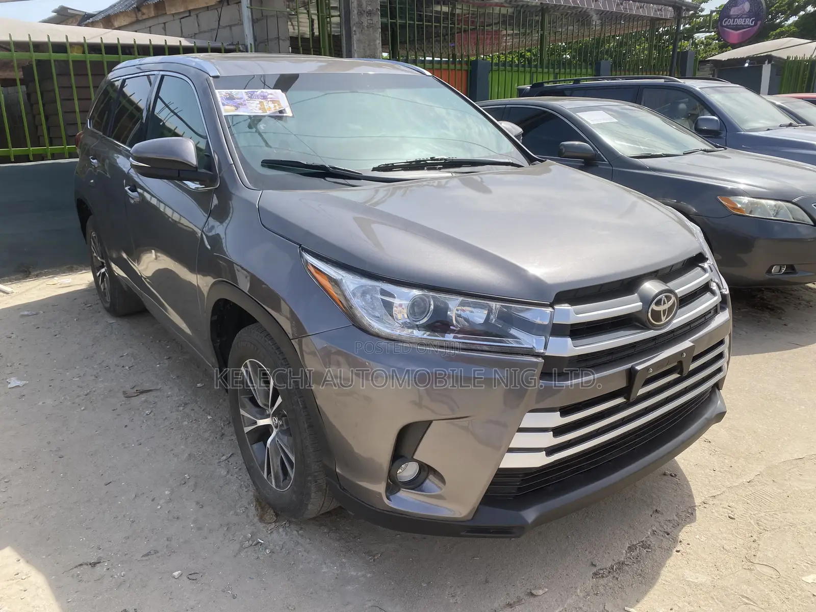 Toyota Highlander LE Plus 4dr SUV (3.5L 6cyl 6A) 2015 Gray