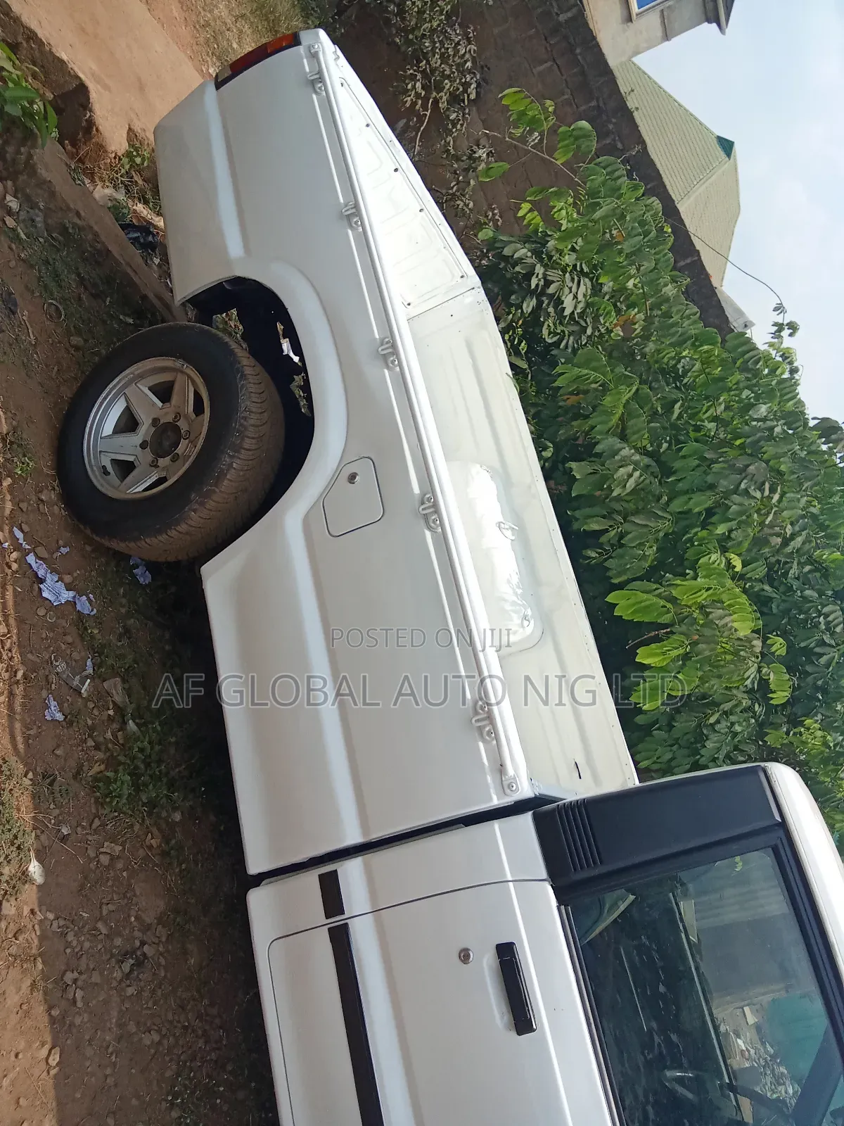 Mazda B 1997 White